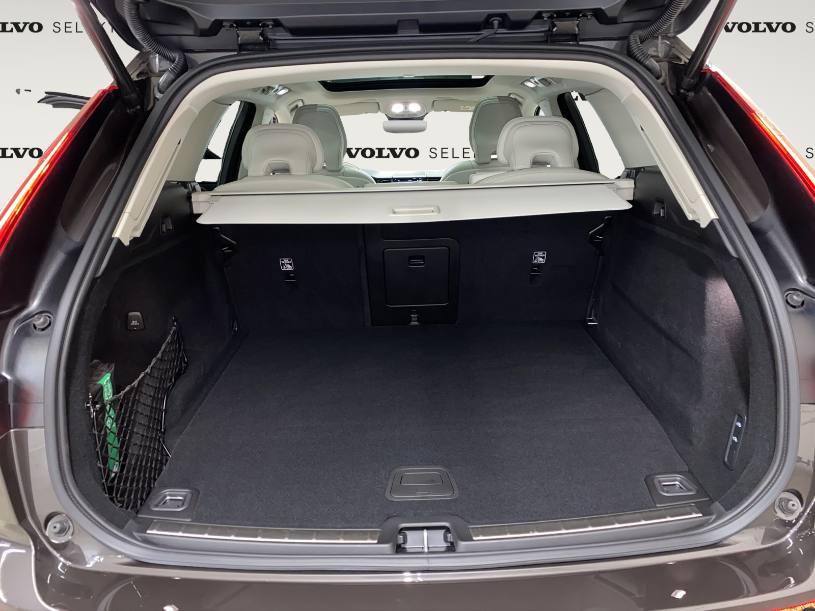 VOLVO XC60 2.0 T6 TE Ultimate Dark eAWD-image-13