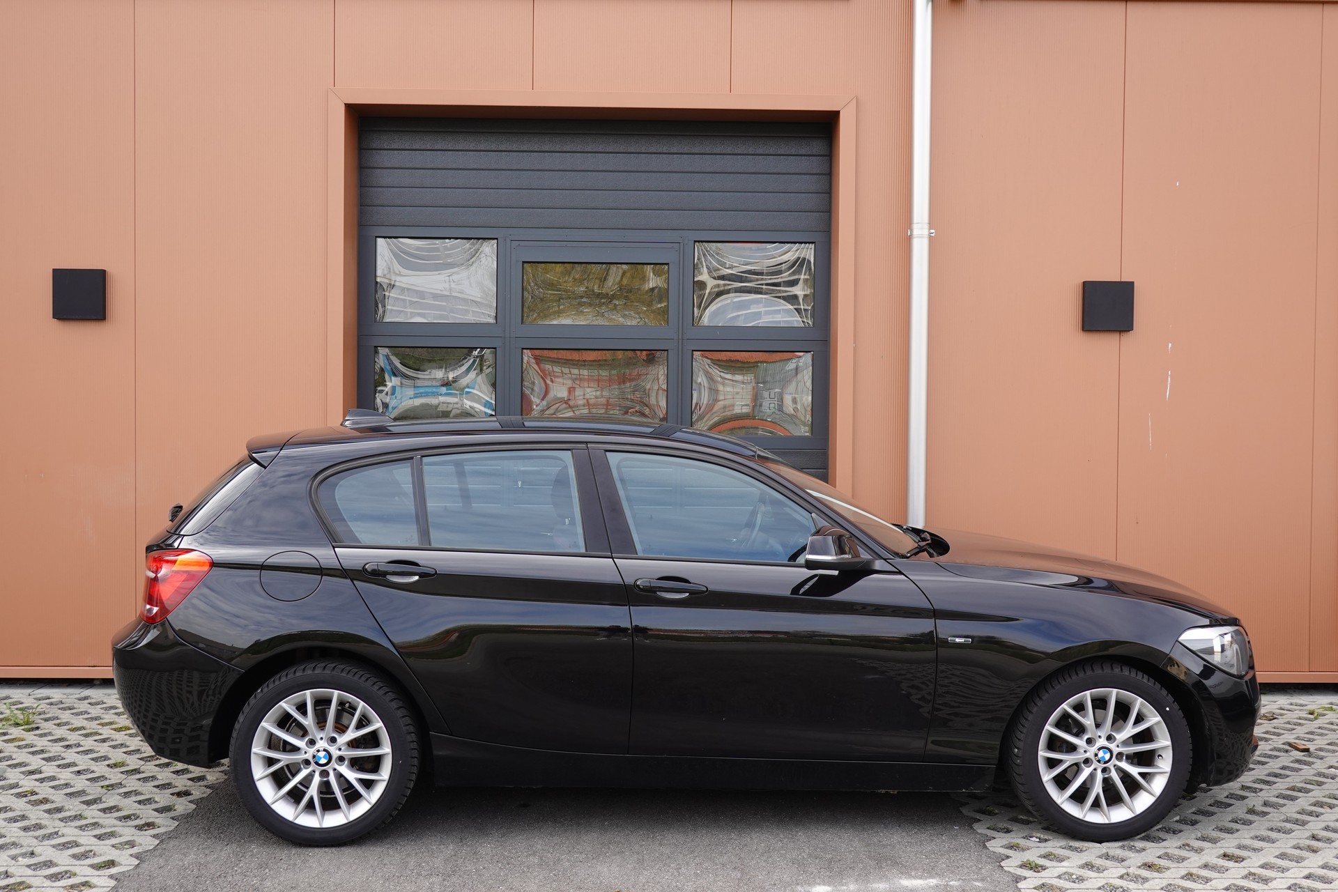 BMW 116i Sport Line - "Service à jour * Aide au stationnement arrière * Sport Line * Drive Select * Tempomat"-image-3