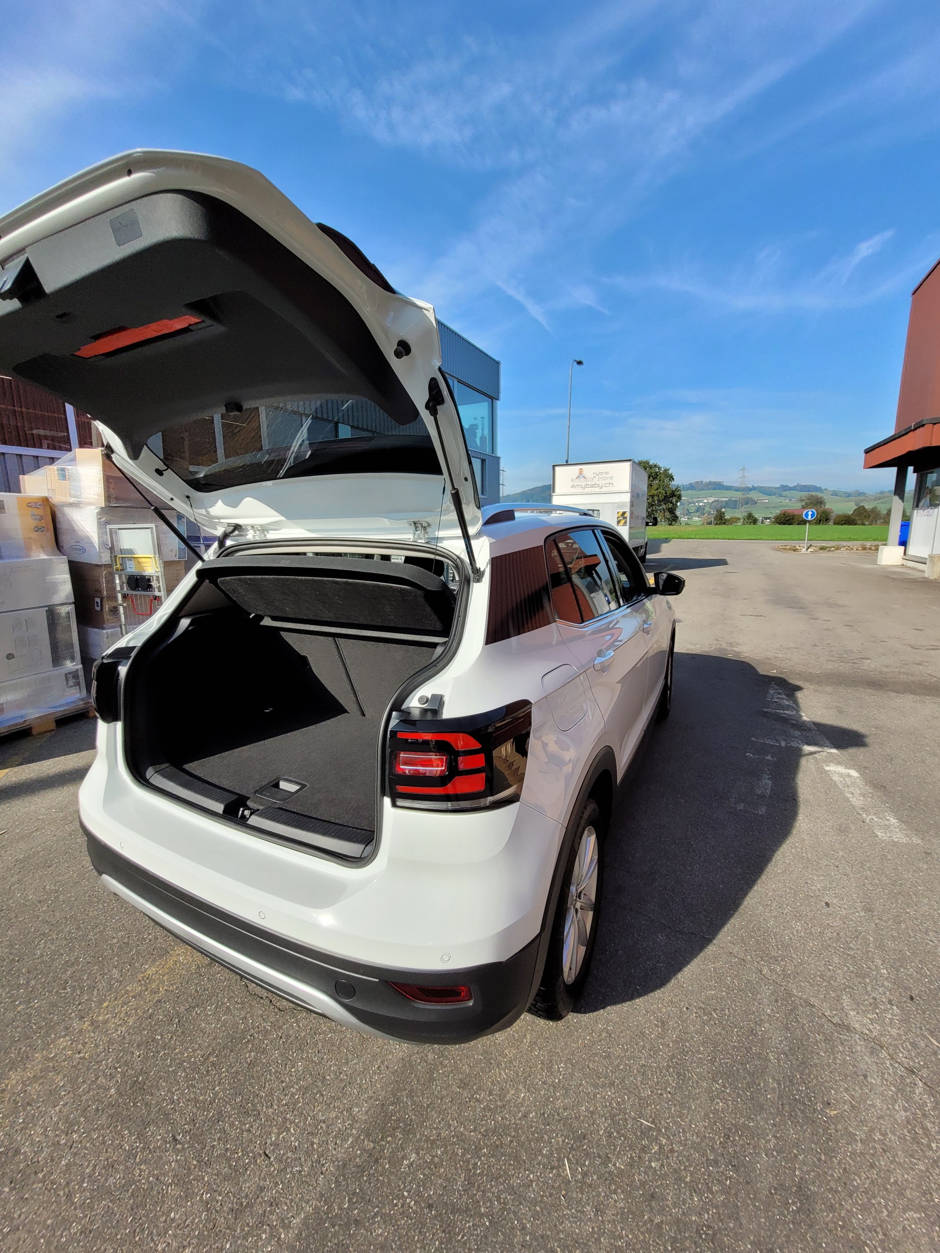 VW T-Cross 1.0 TSI Style First Edition-image-1