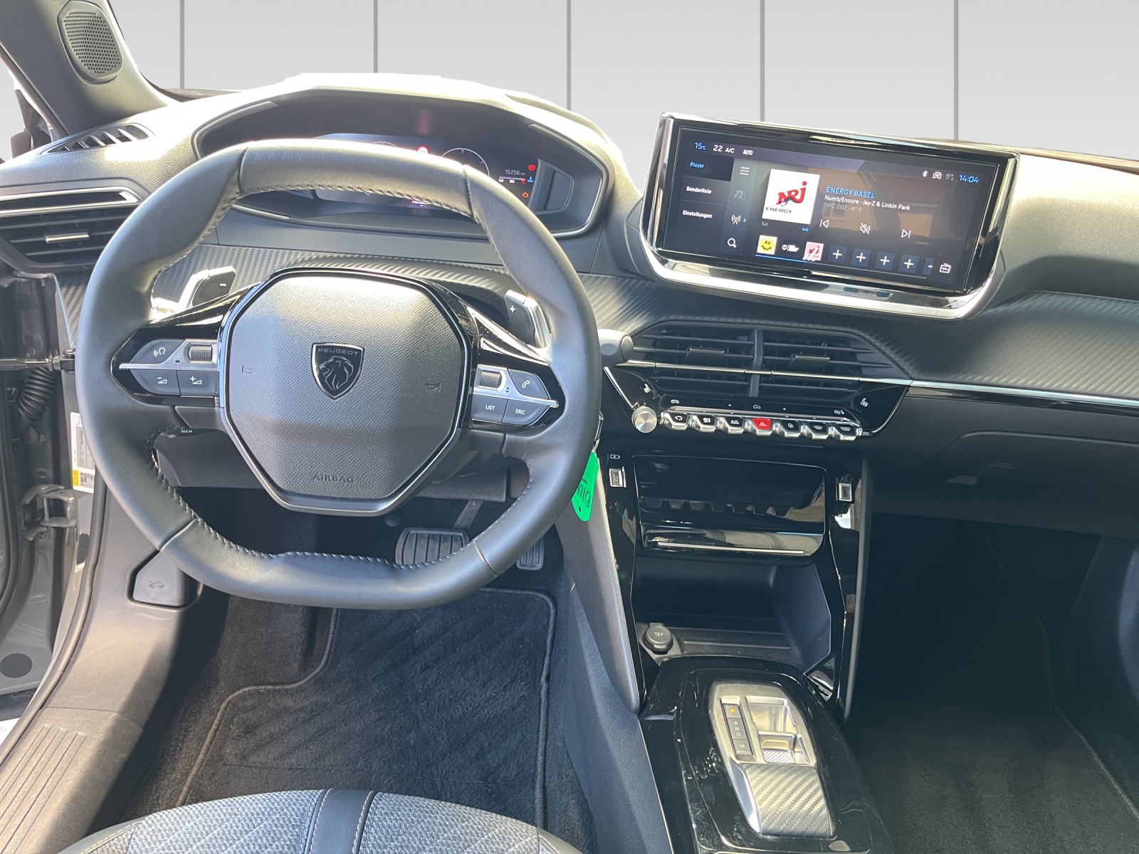 PEUGEOT 2008 1.2 PureTech Allure-image-7