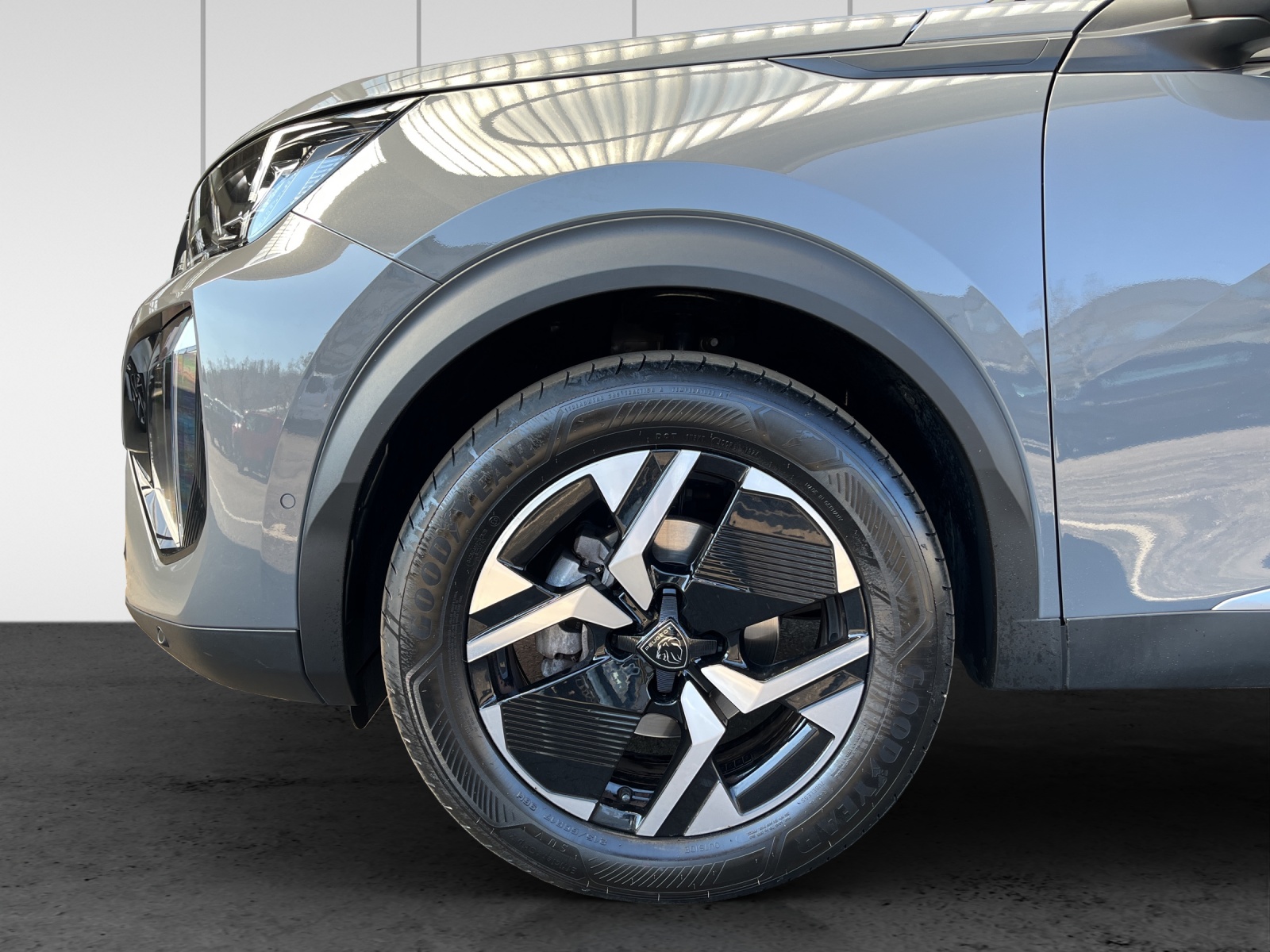 PEUGEOT 2008 1.2 PureTech Allure-image-12