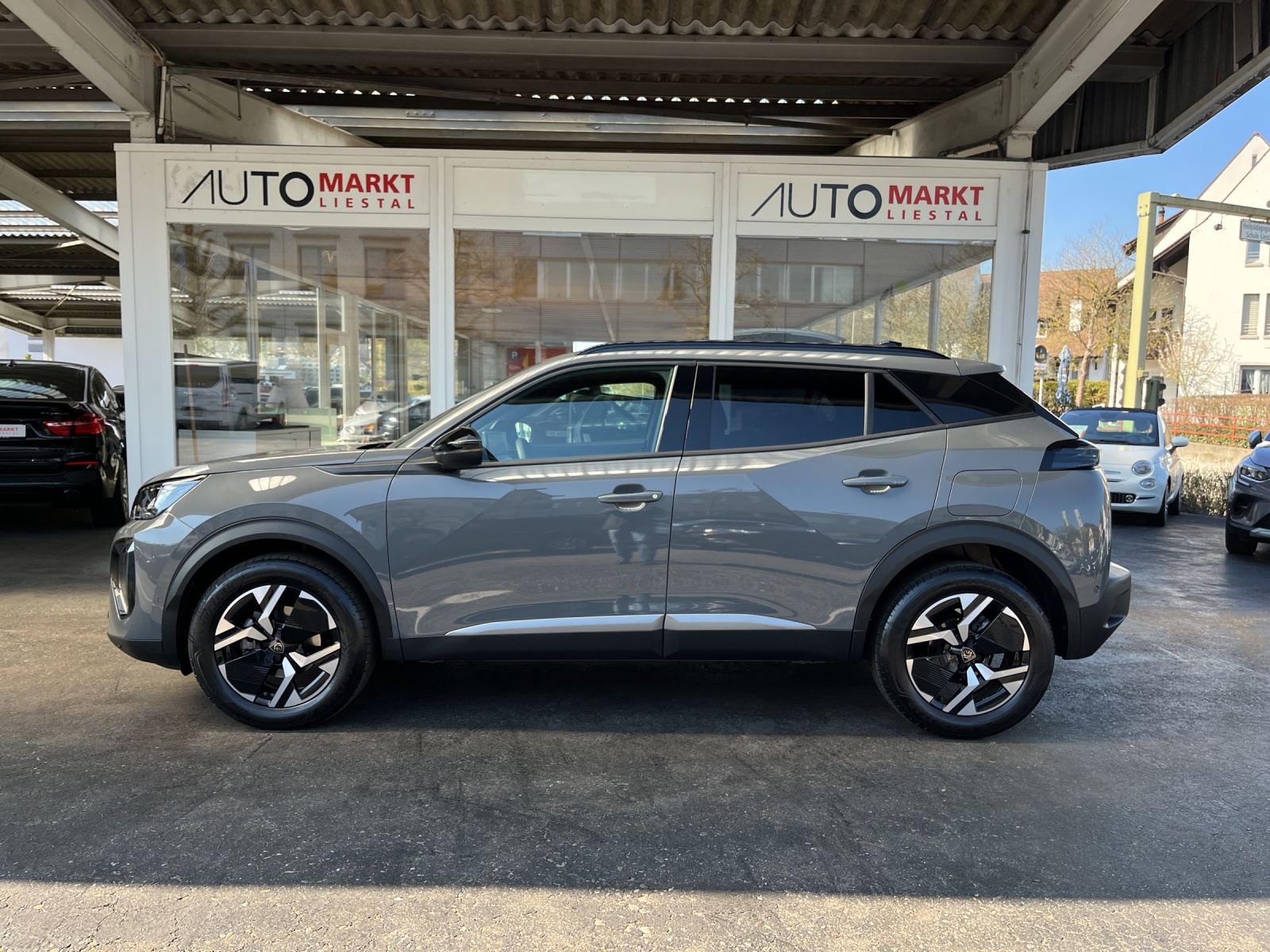 PEUGEOT 2008 1.2 PureTech Allure-image-1