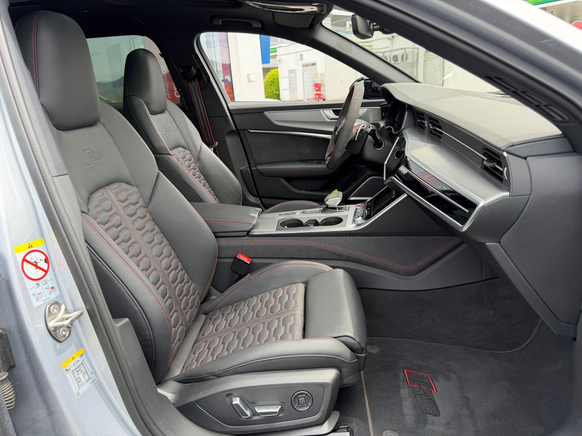 AUDI RS6 Avant 4.0 TFSI V8 Performance quattro-image-11