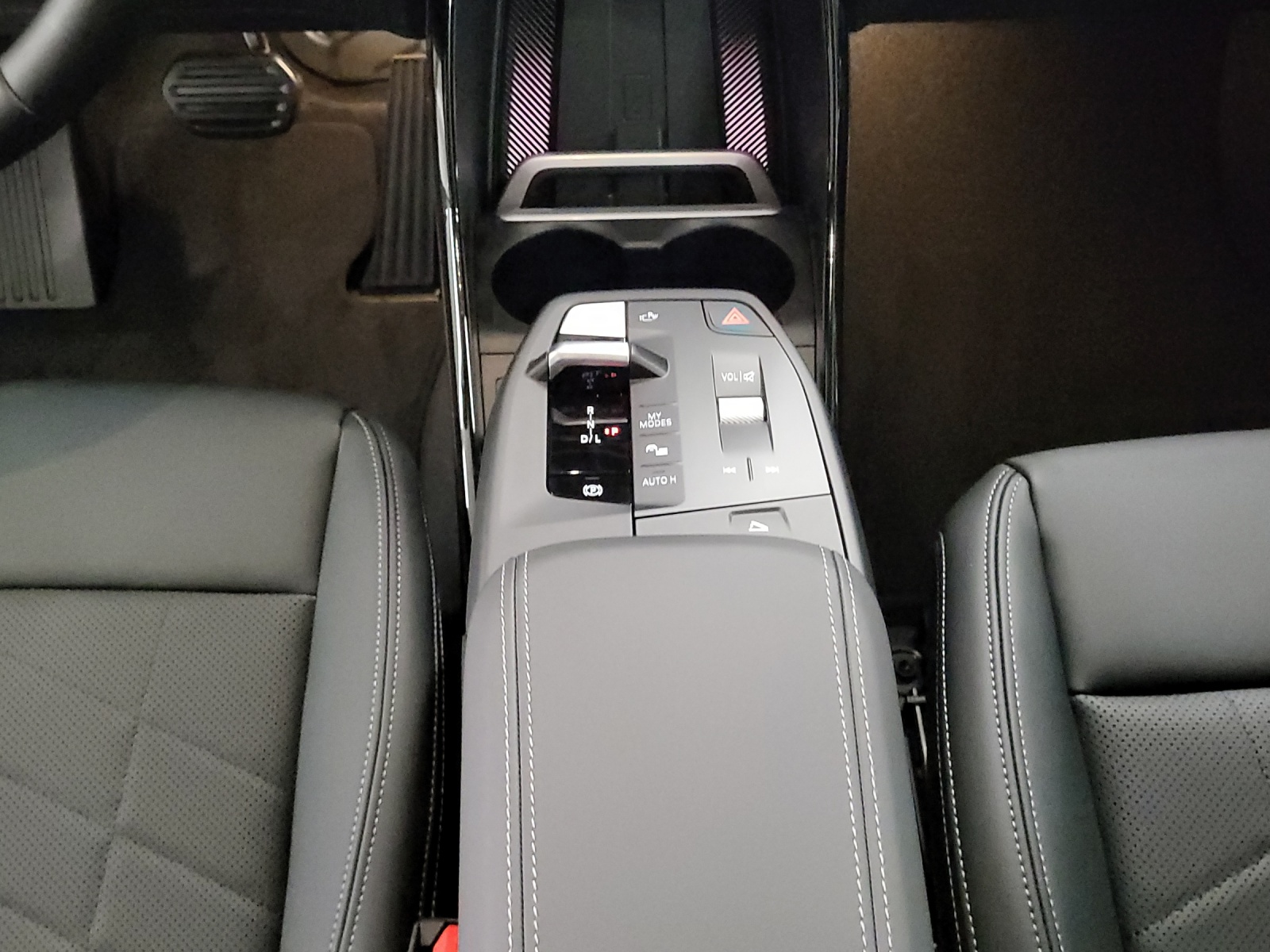 BMW X1 sDrive 18i-image-16