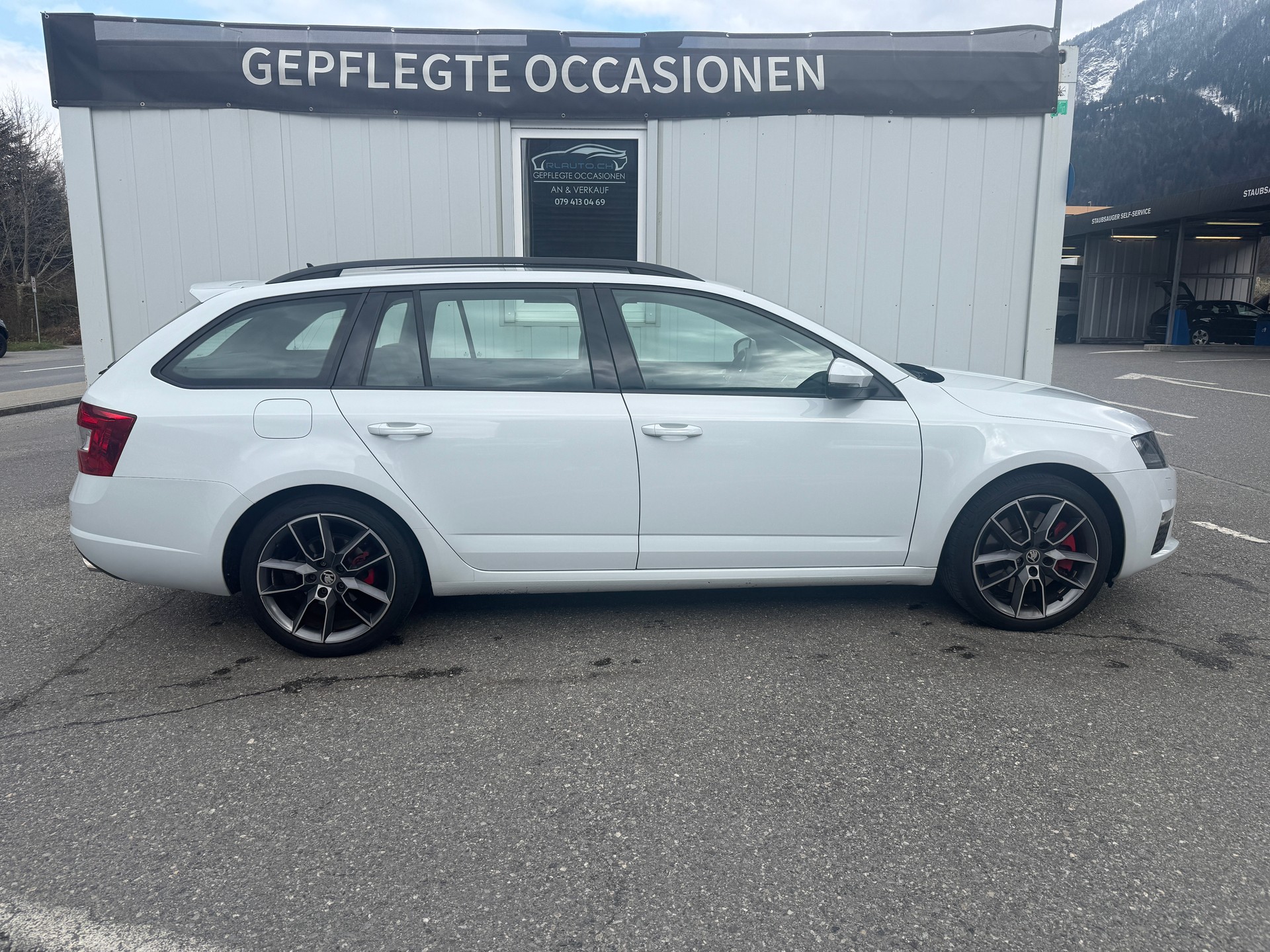 SKODA Octavia Combi 2.0 TSI RS DSG-image-2