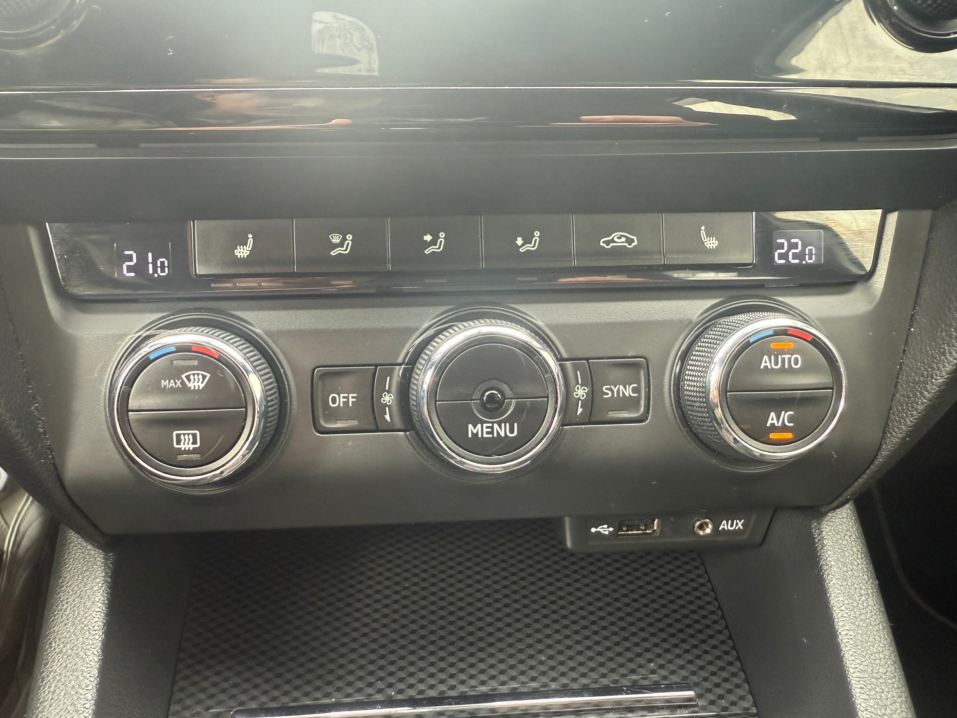 SKODA Octavia Combi 2.0 TSI RS DSG-image-21