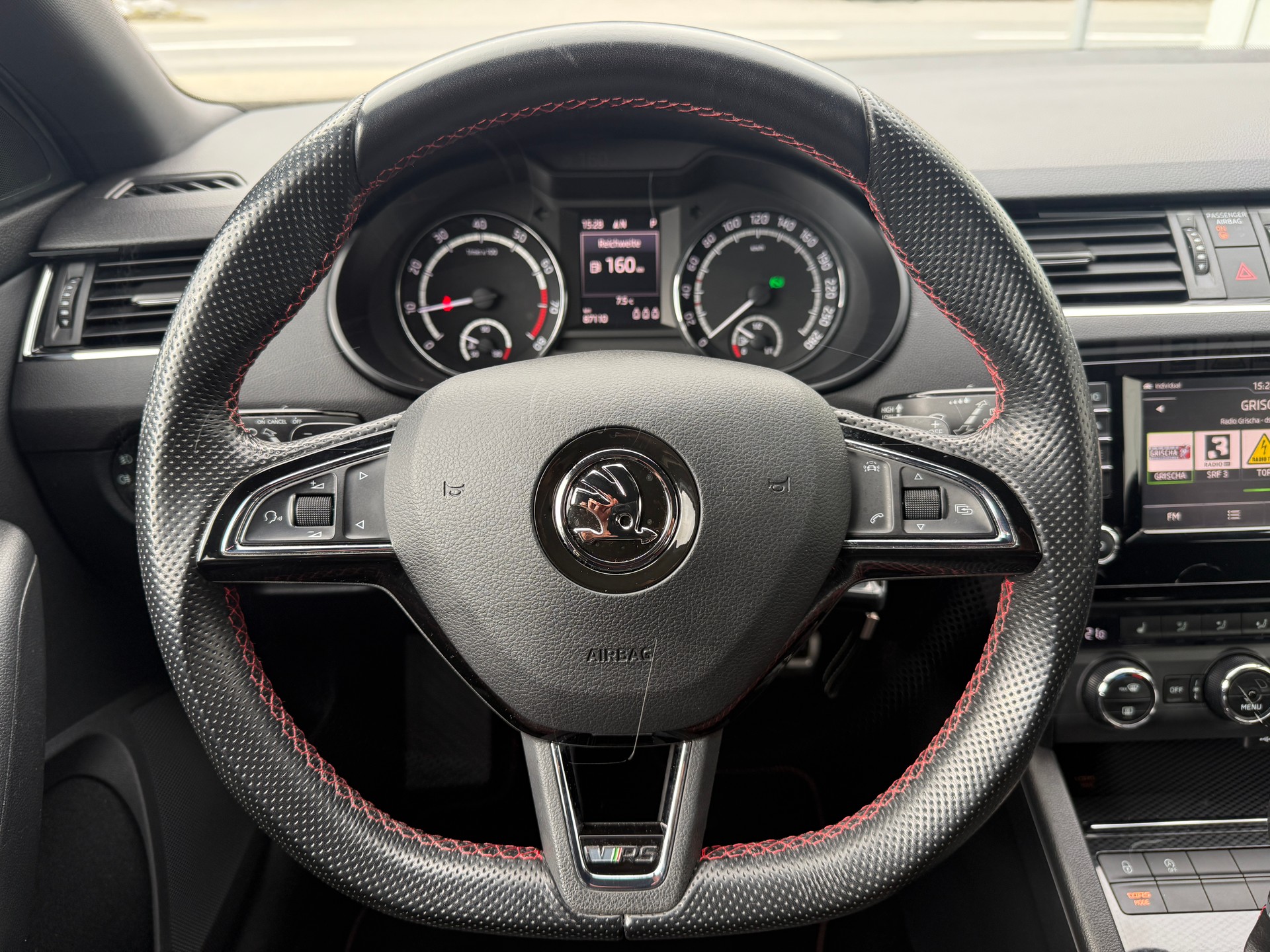 SKODA Octavia Combi 2.0 TSI RS DSG-image-17