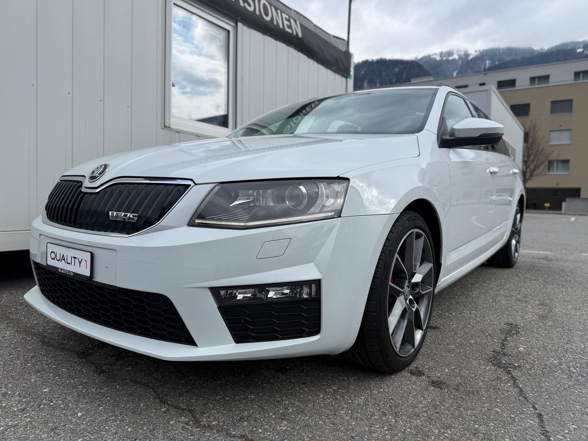 SKODA Octavia Combi 2.0 TSI RS DSG-image-10