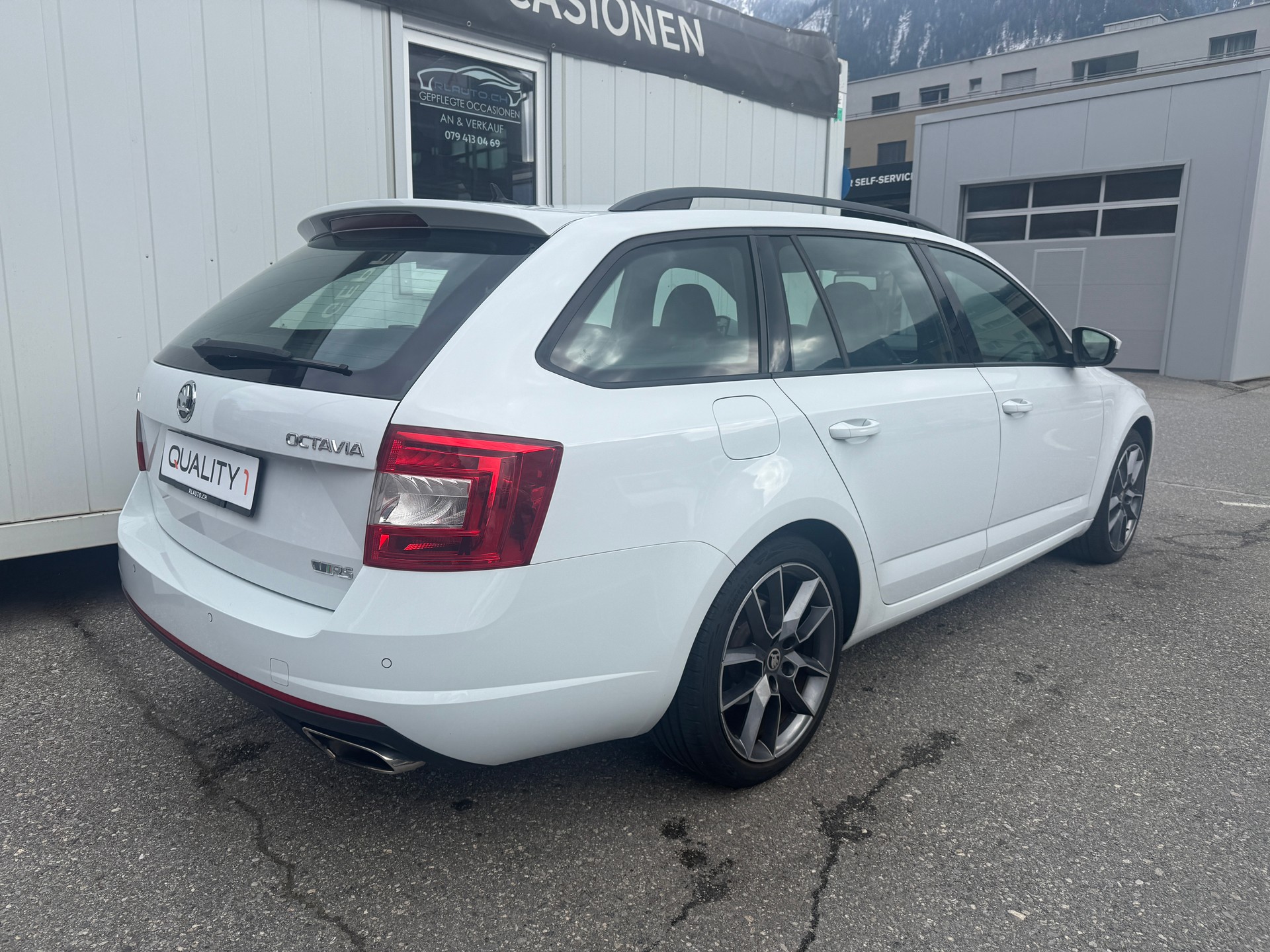 SKODA Octavia Combi 2.0 TSI RS DSG-image-3