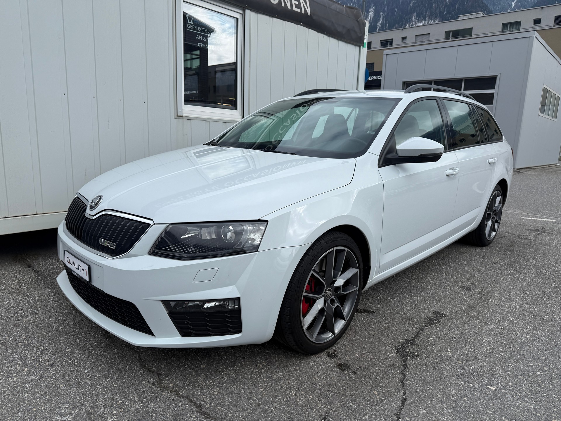 SKODA Octavia Combi 2.0 TSI RS DSG-image-8