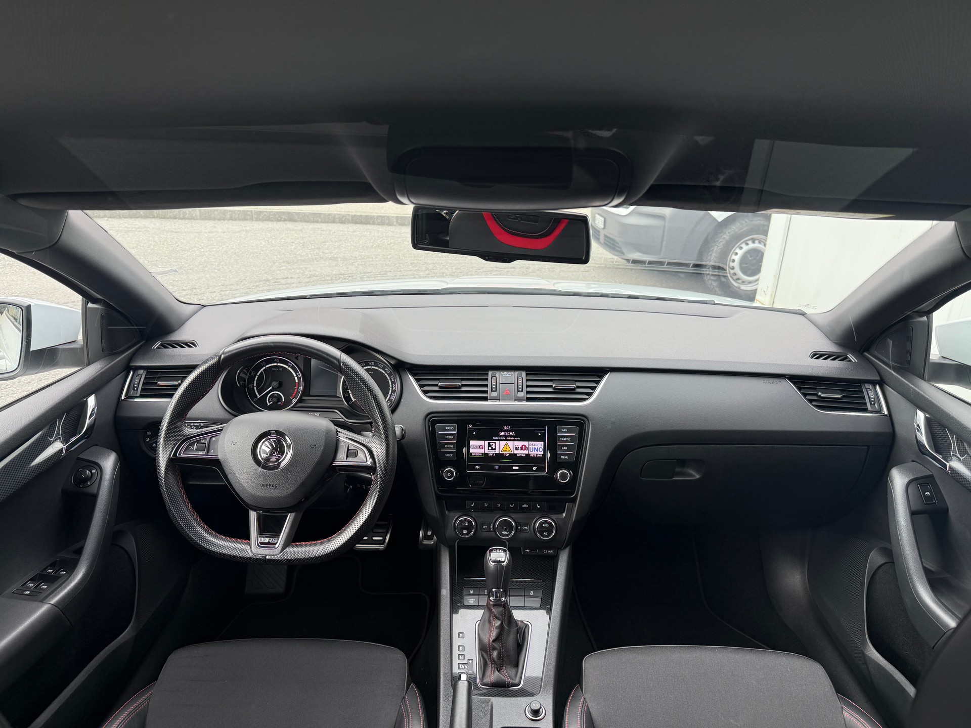SKODA Octavia Combi 2.0 TSI RS DSG-image-16