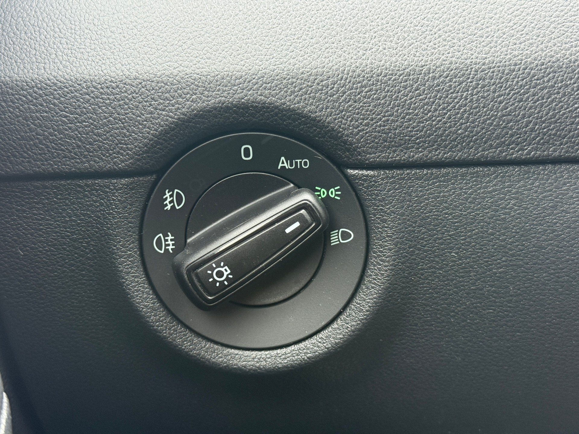 SKODA Octavia Combi 2.0 TSI RS DSG-image-27