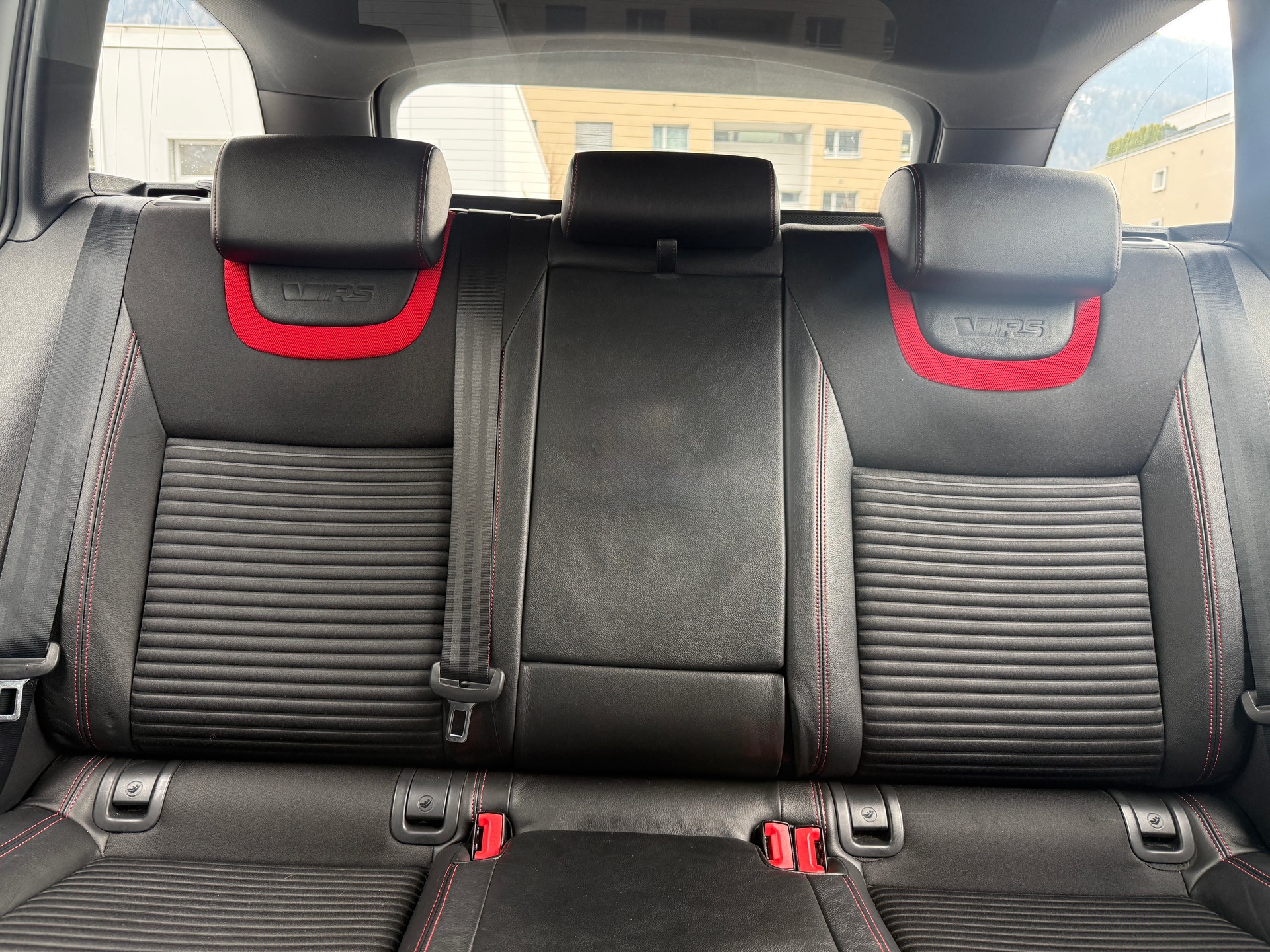SKODA Octavia Combi 2.0 TSI RS DSG-image-19