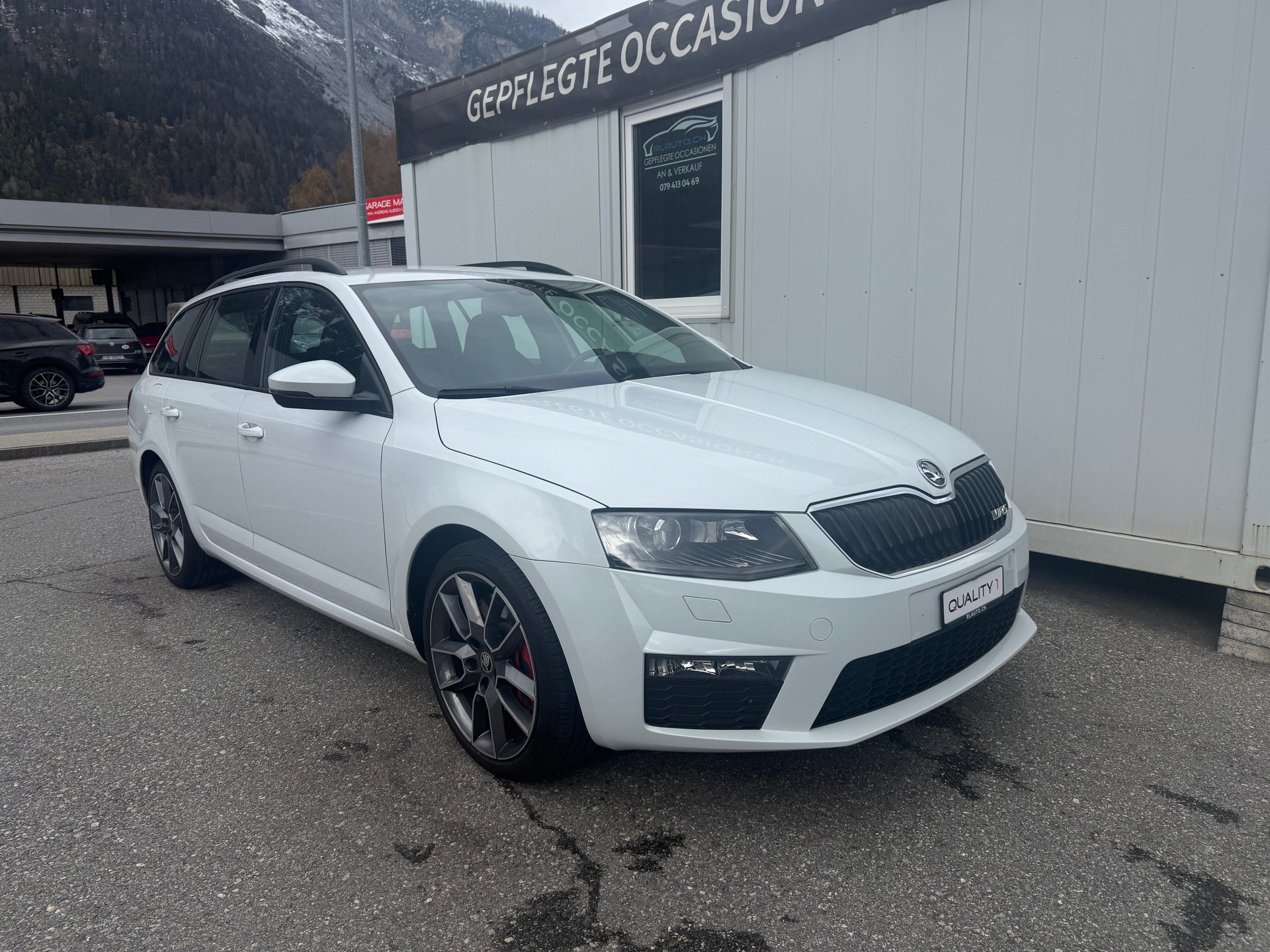 SKODA Octavia Combi 2.0 TSI RS DSG-image-1