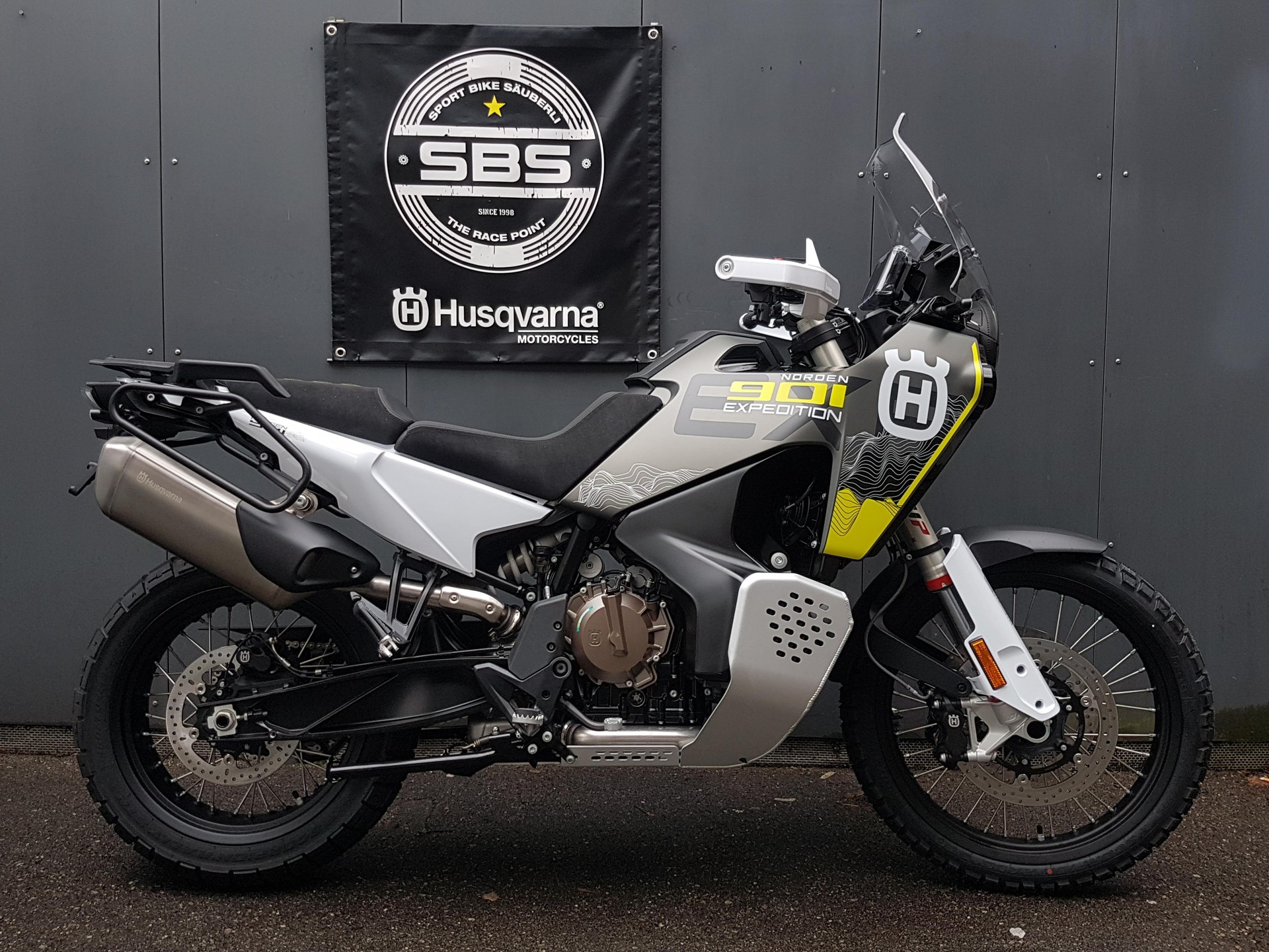 HUSQVARNA Norden 901 Expedition-showroom-element-2