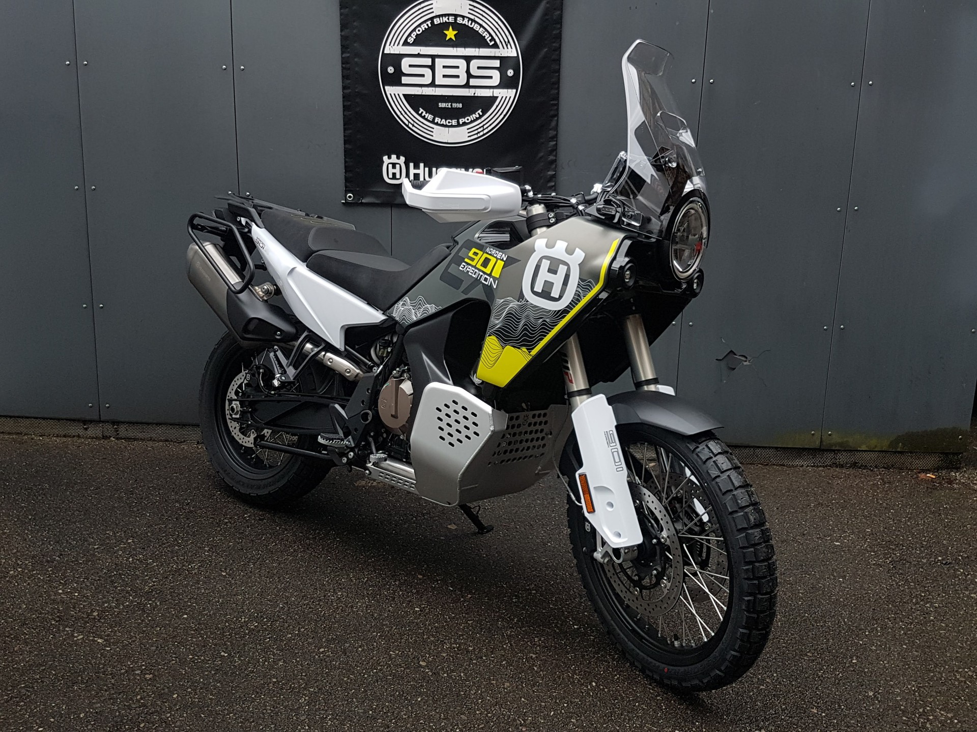HUSQVARNA Norden 901 Expedition-showroom-element-3