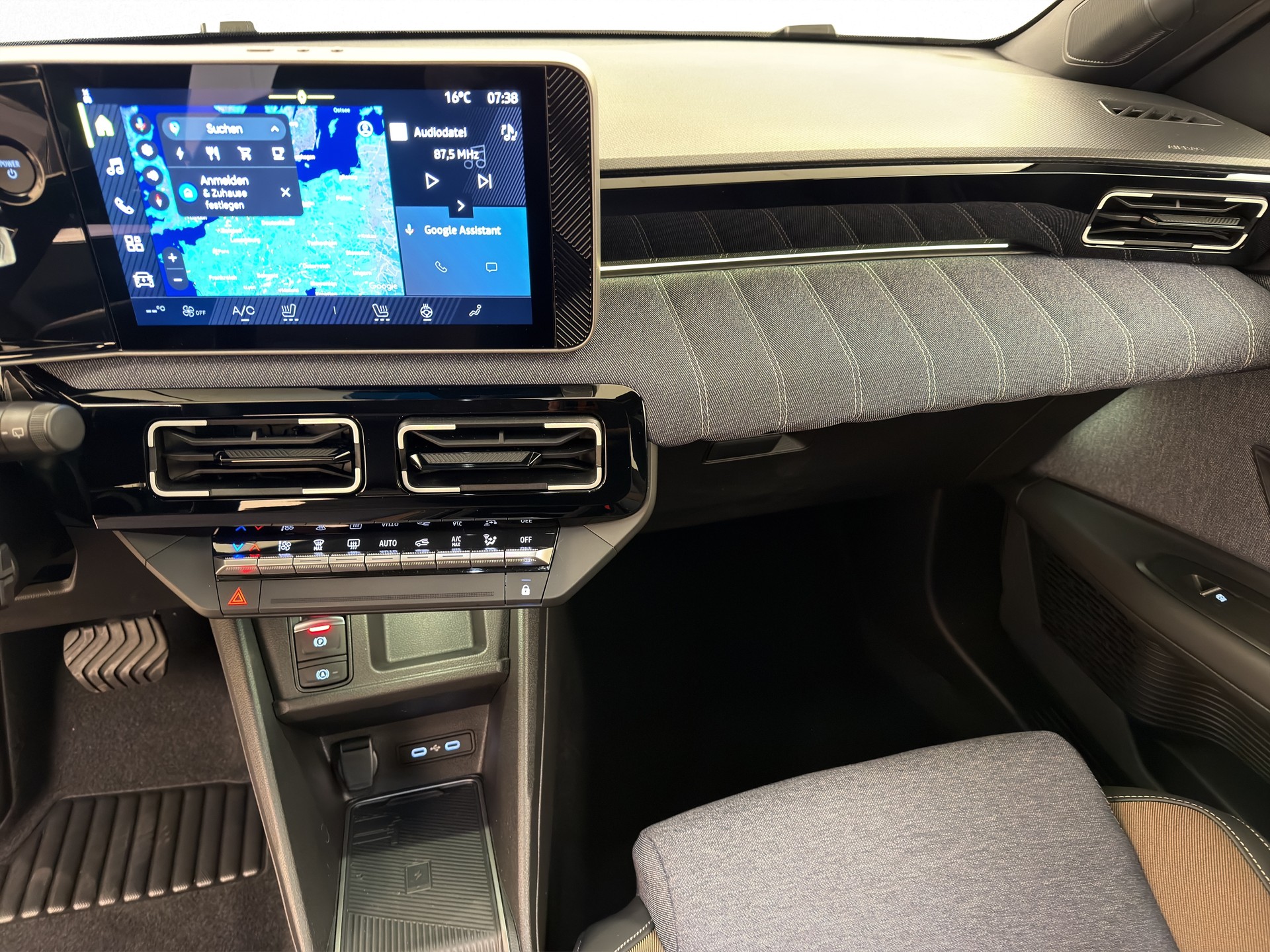 RENAULT R5 E-Tech Comfort Range techno-image-7