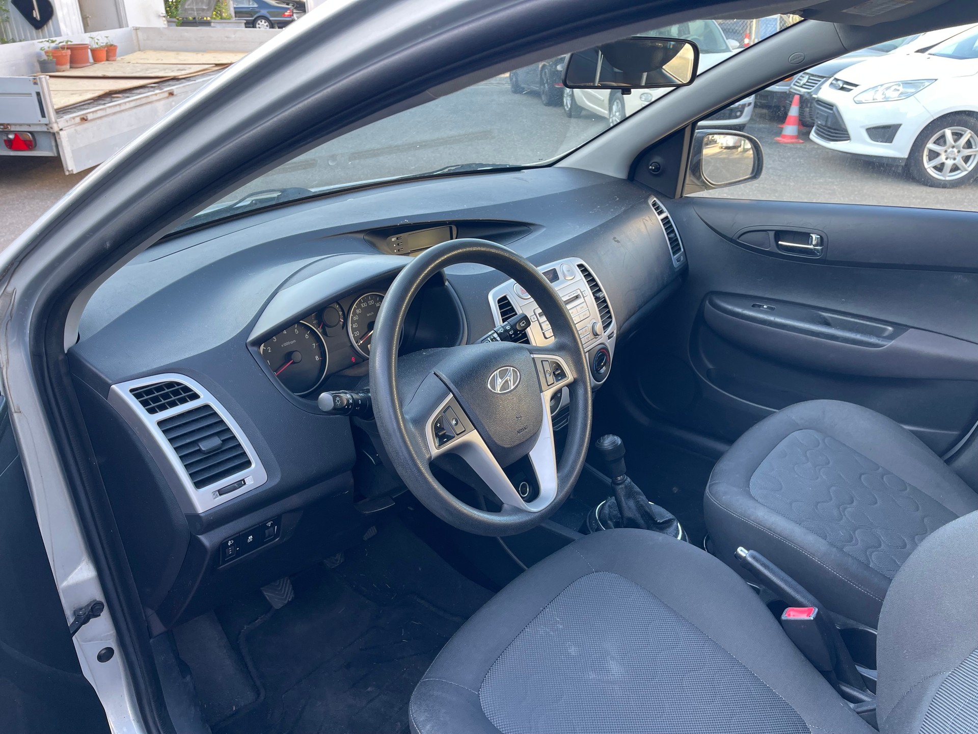 HYUNDAI i20 1.4 Style ab Kontrolle-Mfk-Expertise-image-5