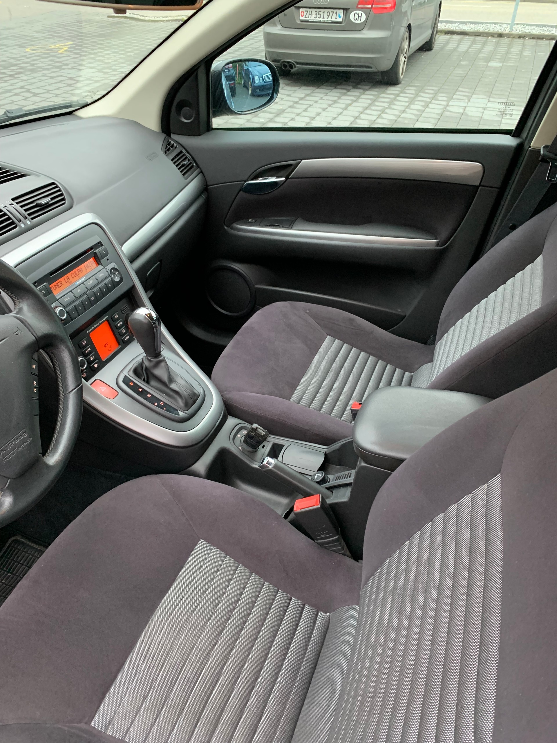 FIAT Croma 2.2 Dynamic Automatic-image-7