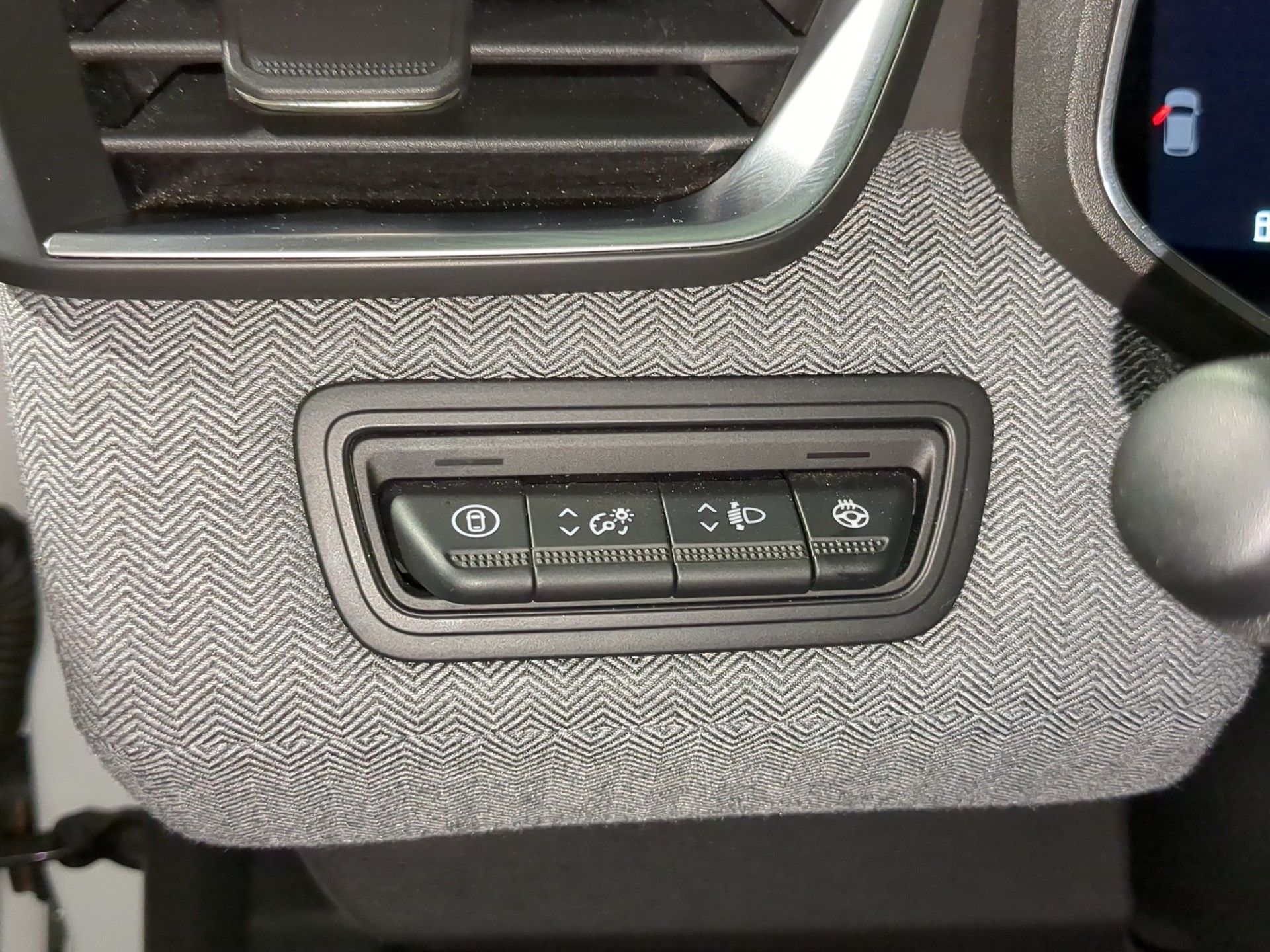 RENAULT Clio 1.6 E-Tech Techno-image-18