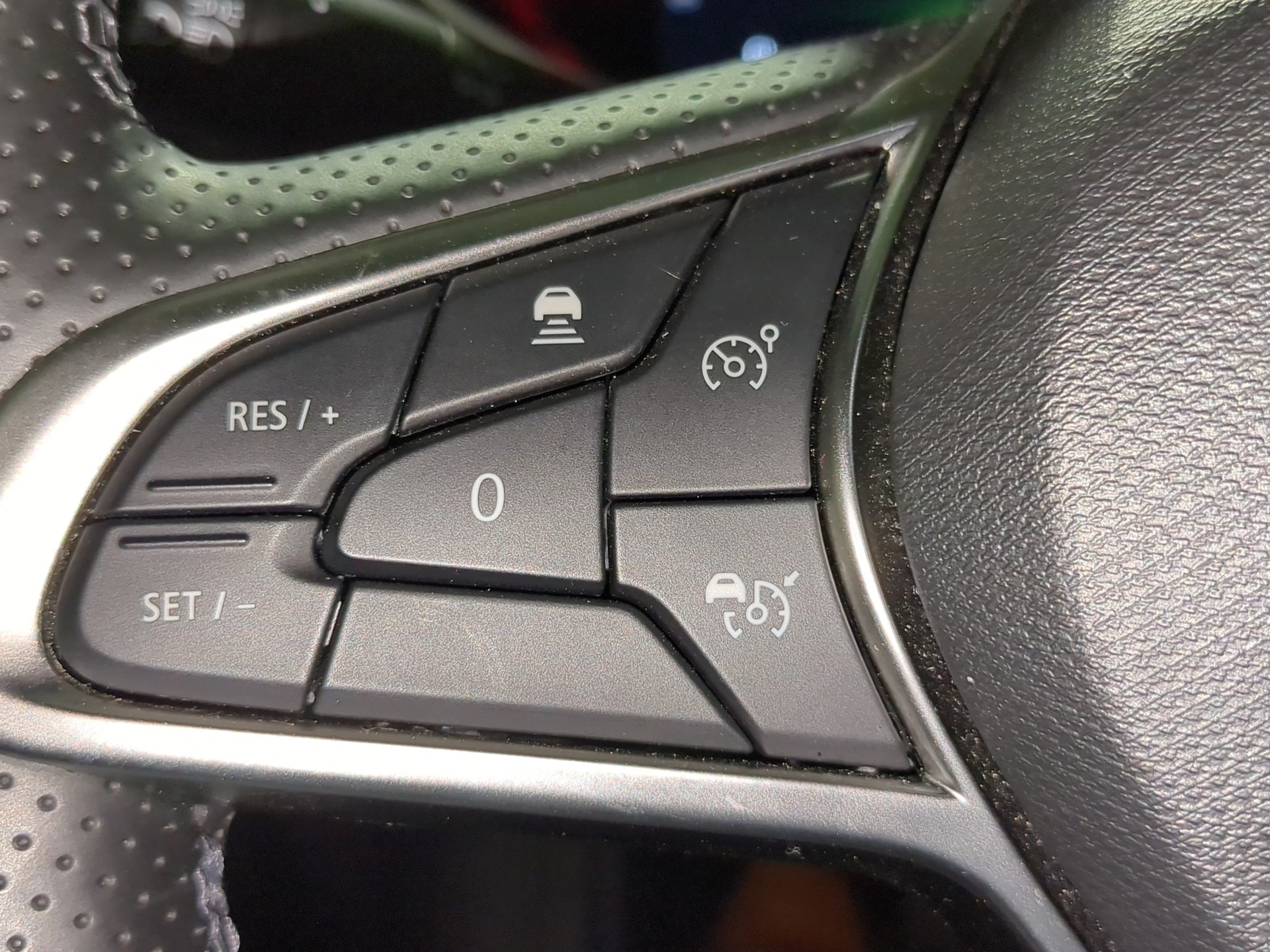 RENAULT Clio 1.6 E-Tech Techno-image-20