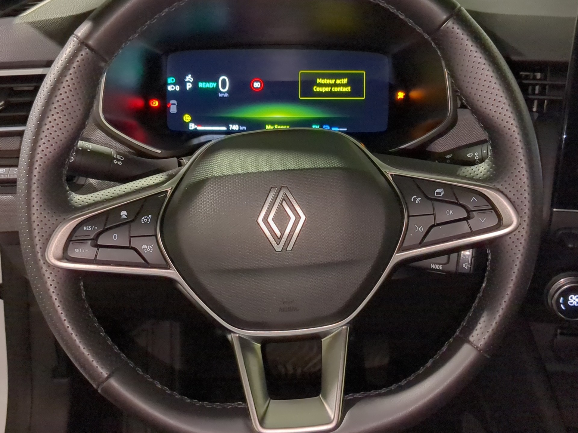 RENAULT Clio 1.6 E-Tech Techno-image-9