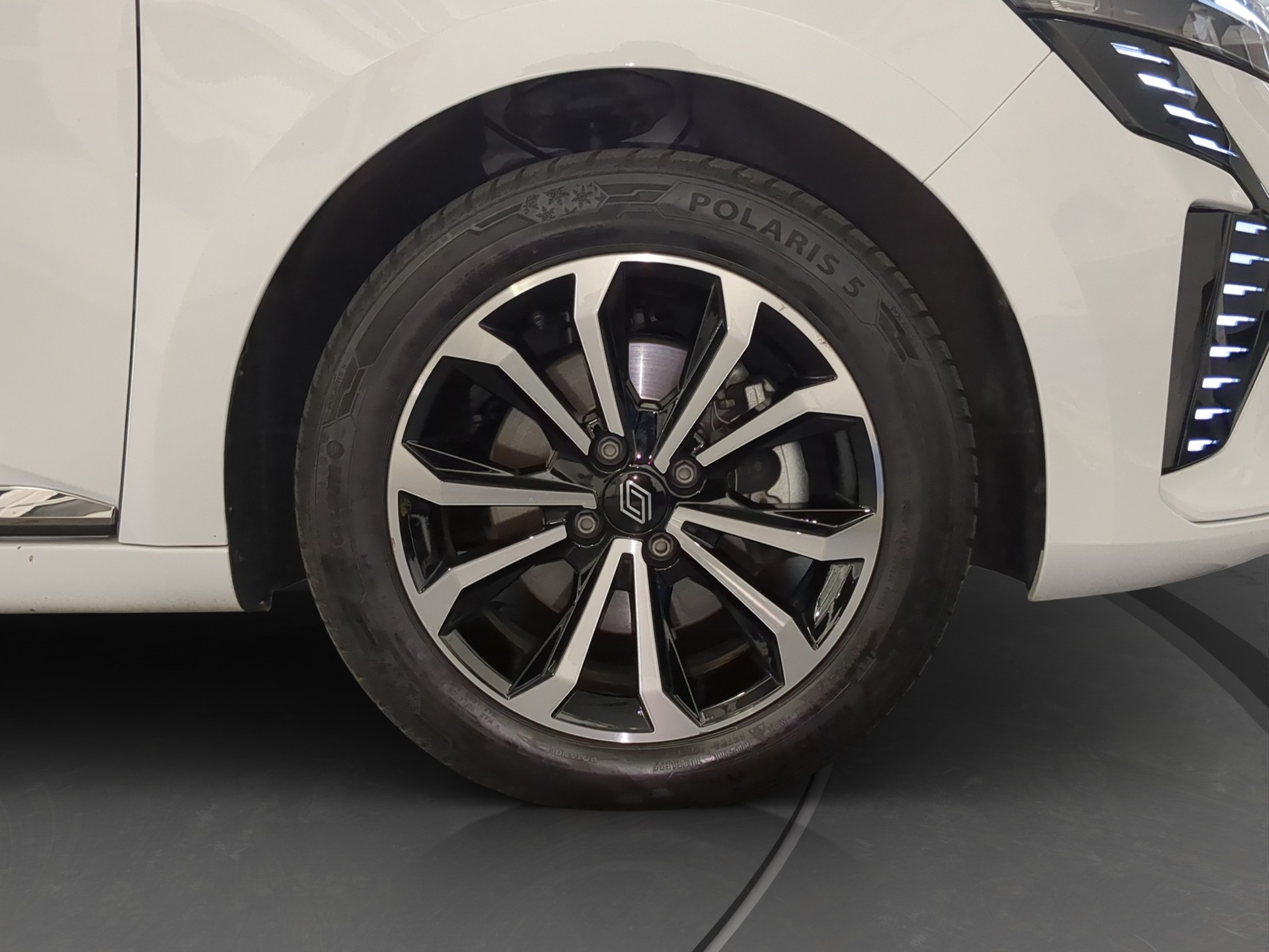 RENAULT Clio 1.6 E-Tech Techno-image-16