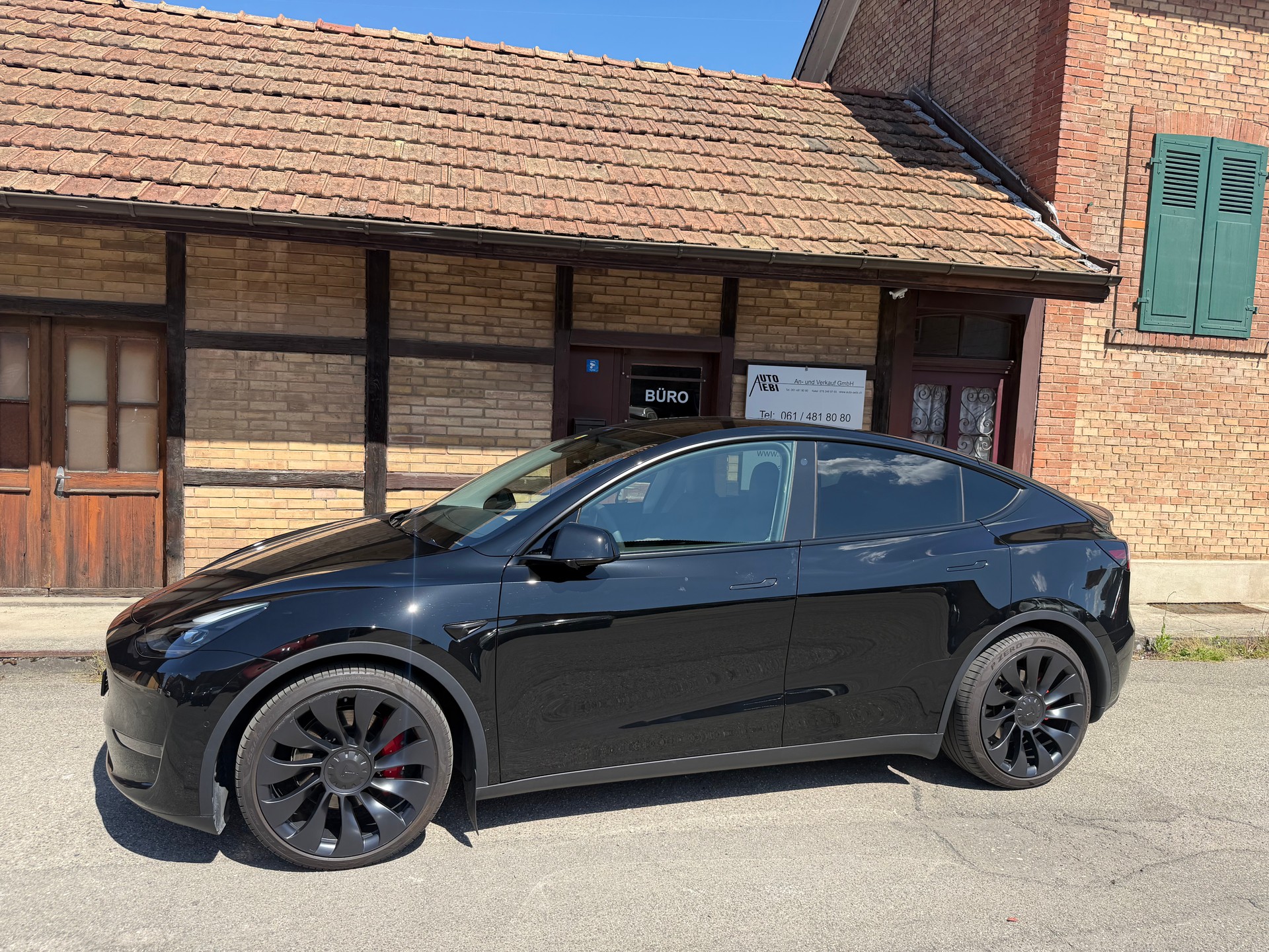 TESLA Model Y Performance-image-2