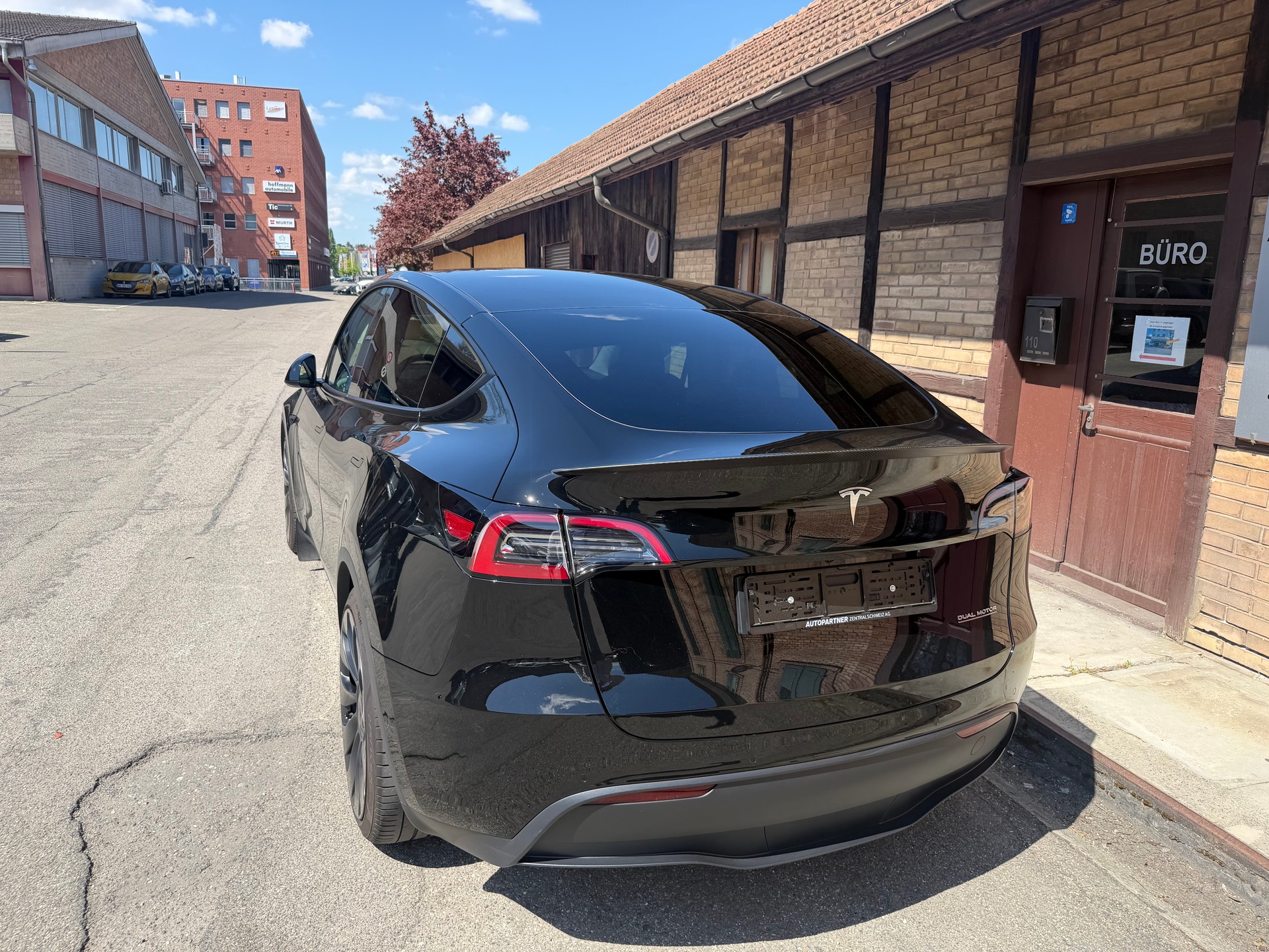 TESLA Model Y Performance-image-4