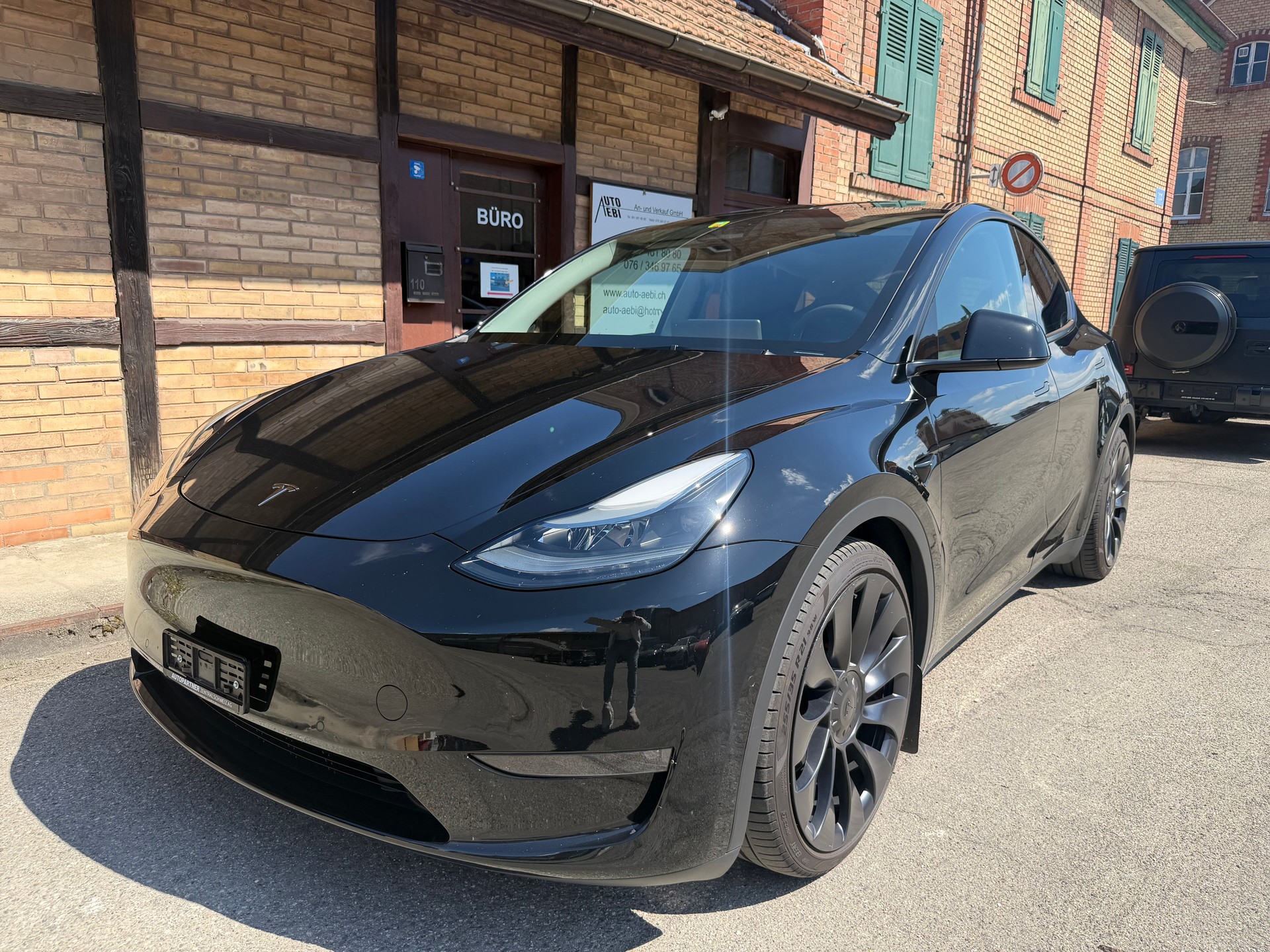 TESLA Model Y Performance-image-1