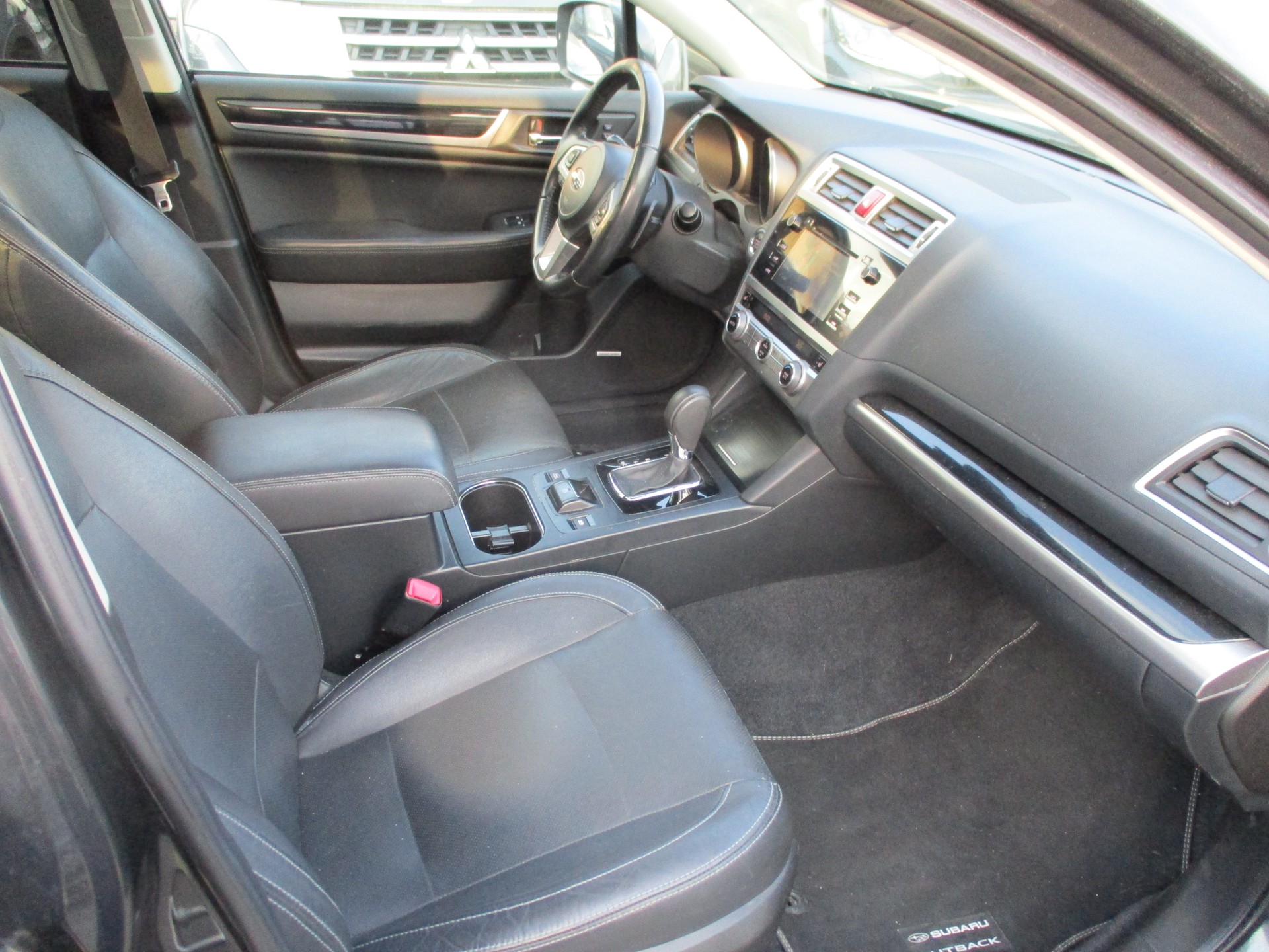 SUBARU Outback 2.0D Swiss AWD Lineartronic-image-5