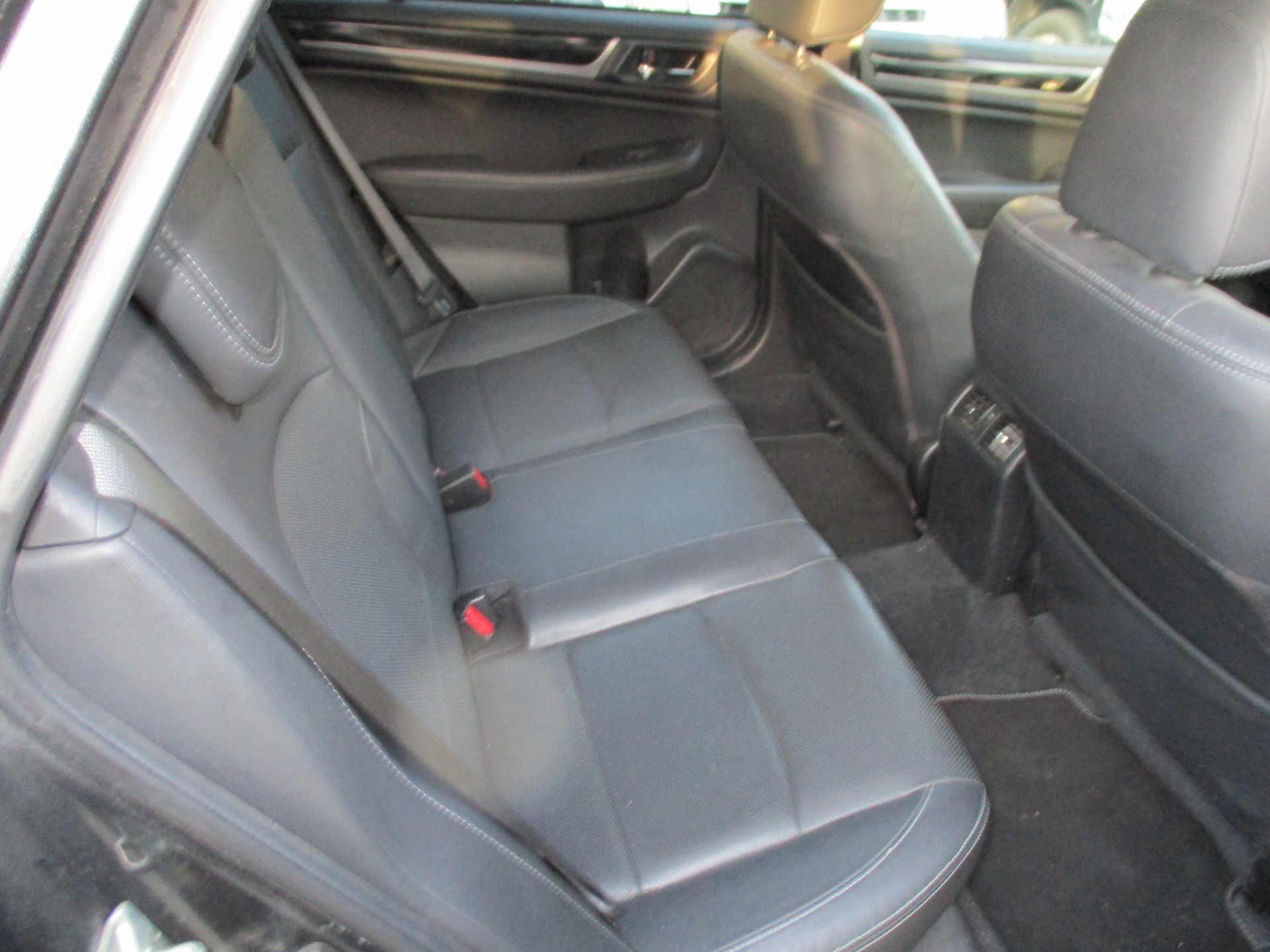 SUBARU Outback 2.0D Swiss AWD Lineartronic-image-6
