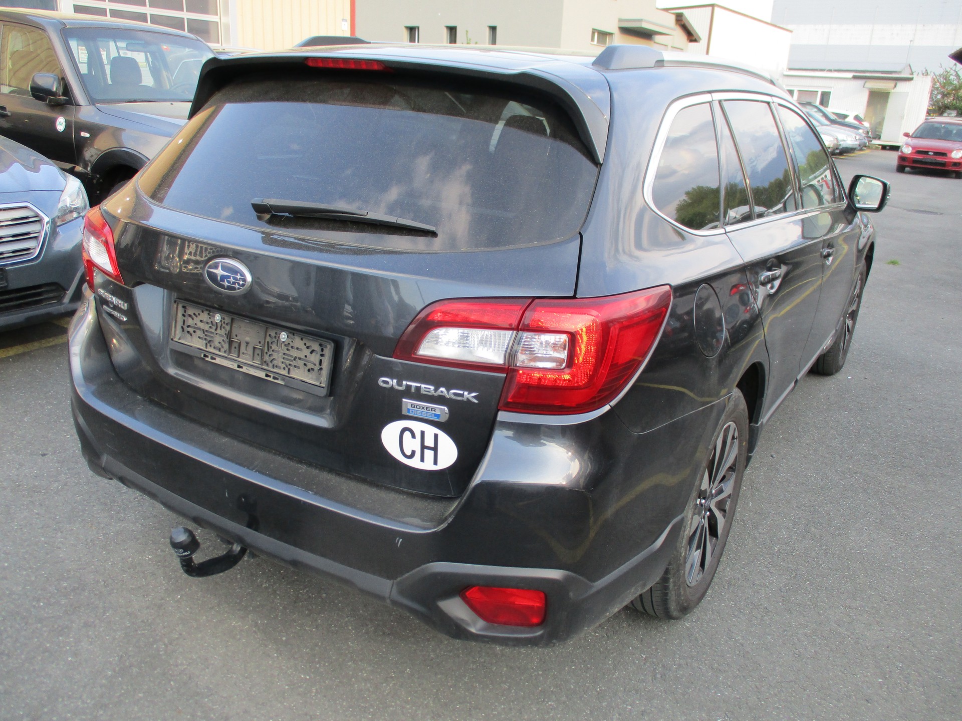 SUBARU Outback 2.0D Swiss AWD Lineartronic-image-3