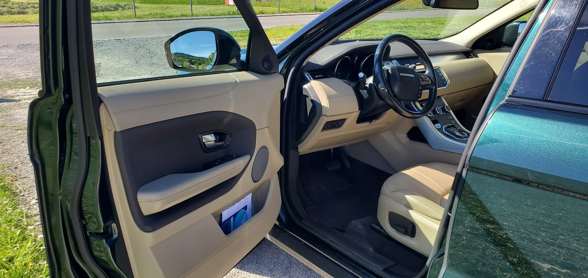 LAND ROVER Range Rover Evoque 2.0 TD4 SE AT9, gepfl. FZ. mit guter Ausstattung-image-3