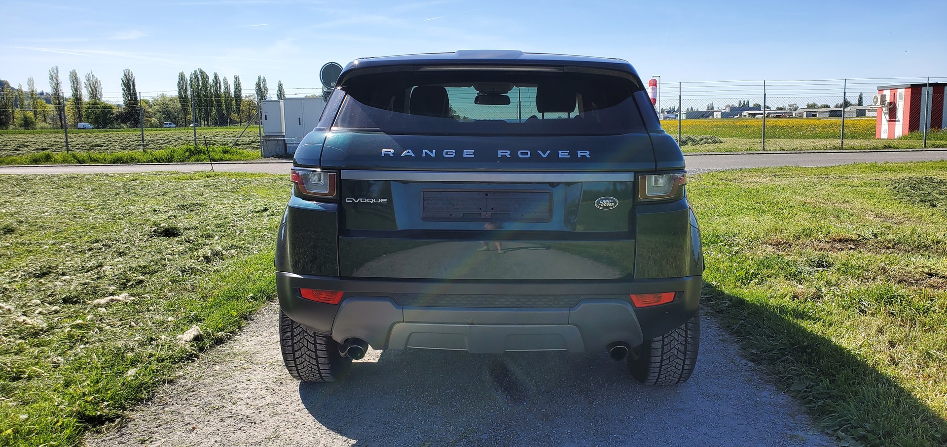 LAND ROVER Range Rover Evoque 2.0 TD4 SE AT9, gepfl. FZ. mit guter Ausstattung-image-2