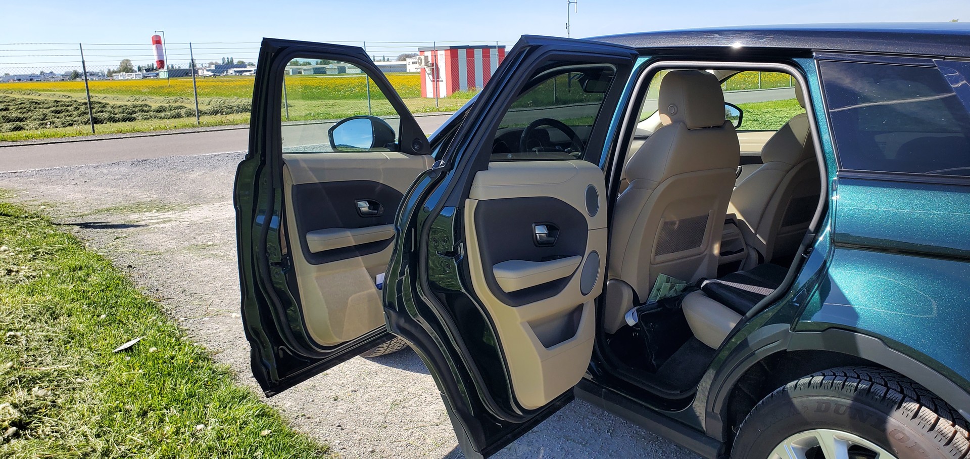 LAND ROVER Range Rover Evoque 2.0 TD4 SE AT9, gepfl. FZ. mit guter Ausstattung-image-5