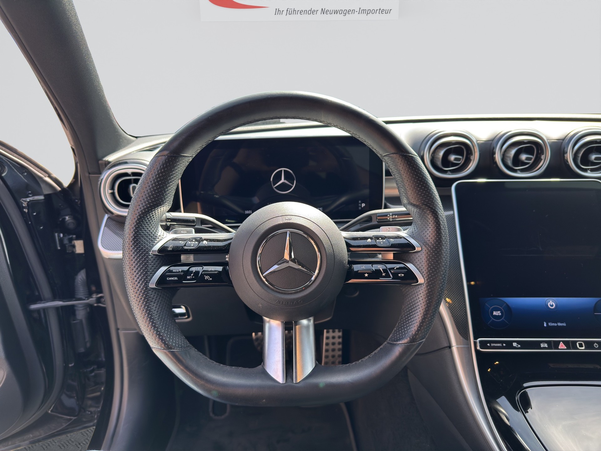 MERCEDES-BENZ C 300 4Matic AMG Night 9G-Tronic-image-9