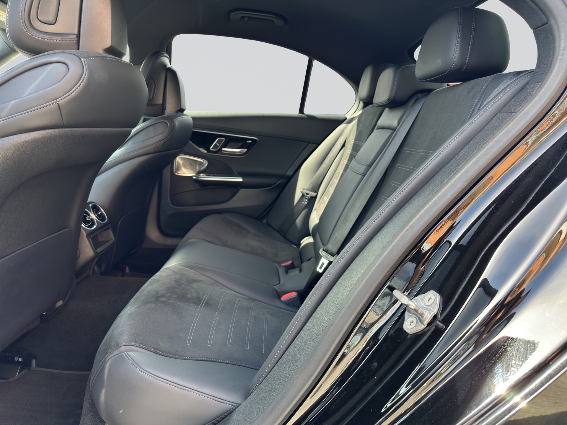 MERCEDES-BENZ C 300 4Matic AMG Night 9G-Tronic-image-7