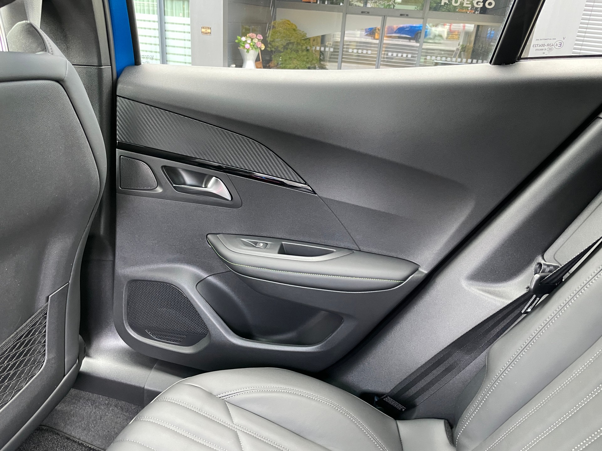 PEUGEOT 2008 e GT Pack-image-17