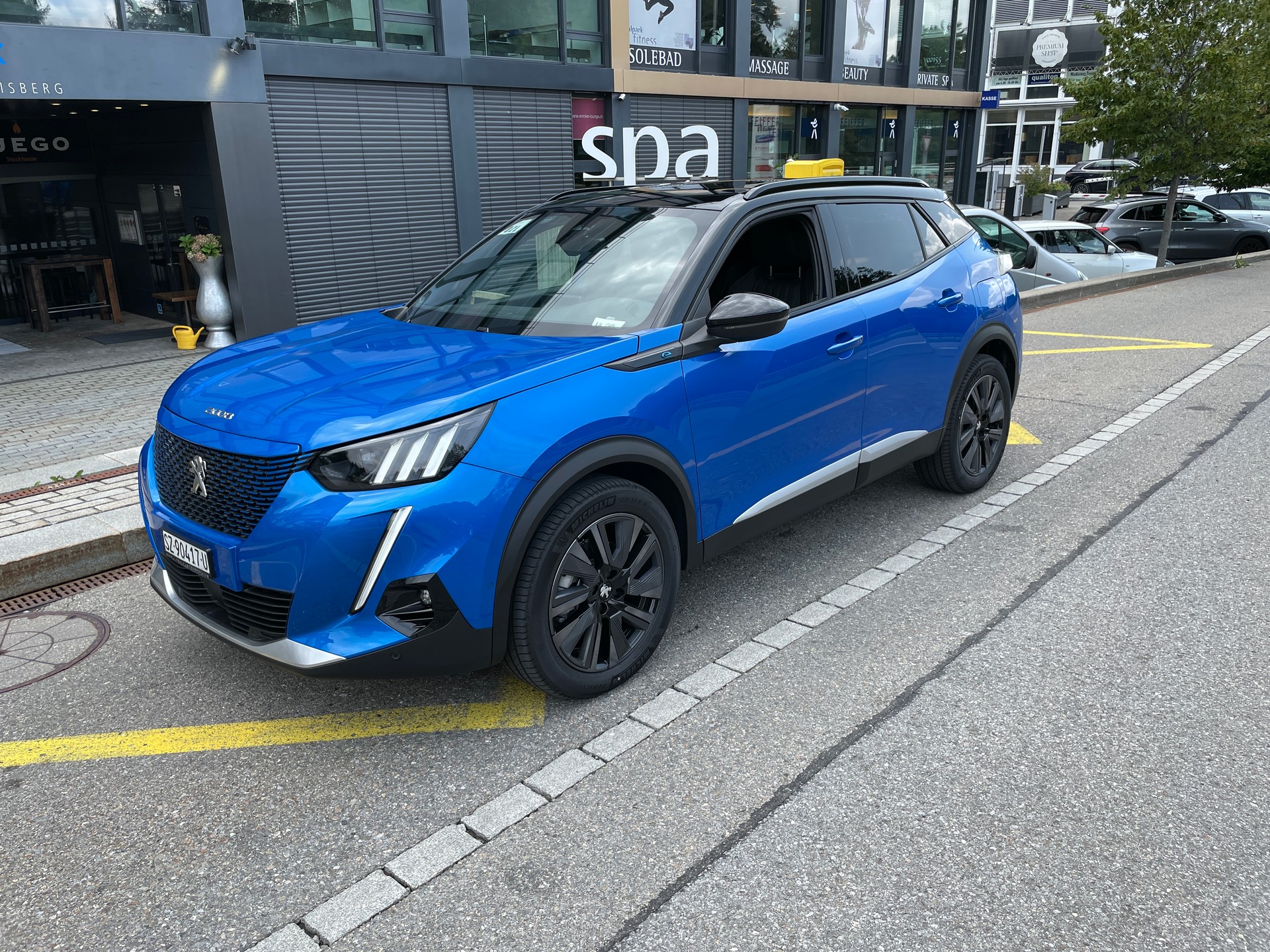 PEUGEOT 2008 e GT Pack-image-0