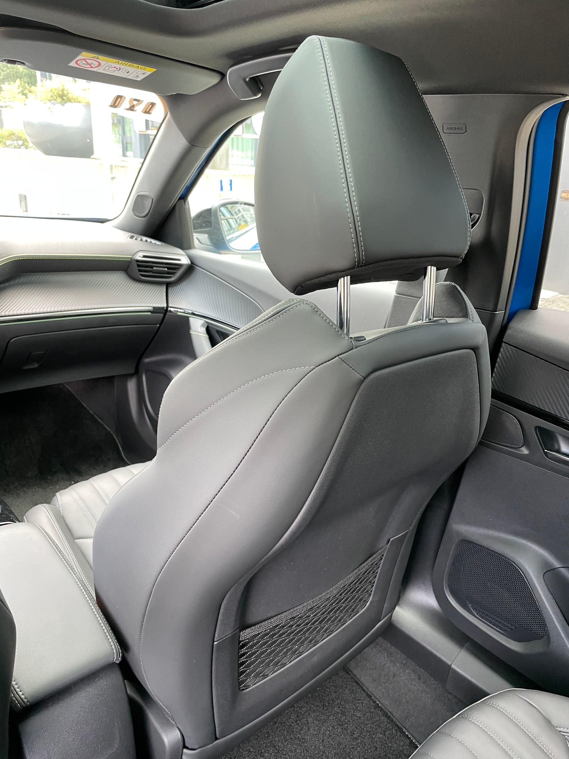 PEUGEOT 2008 e GT Pack-image-18