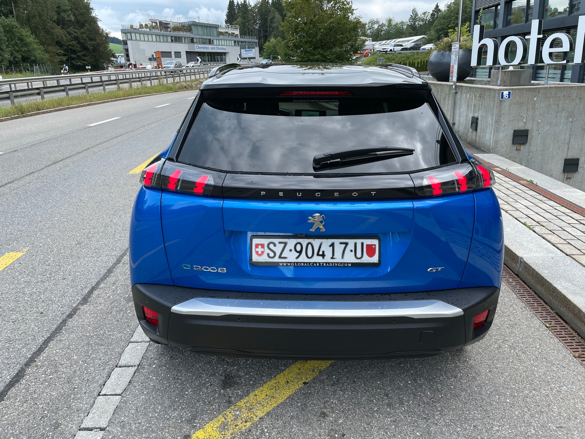 PEUGEOT 2008 e GT Pack-image-5
