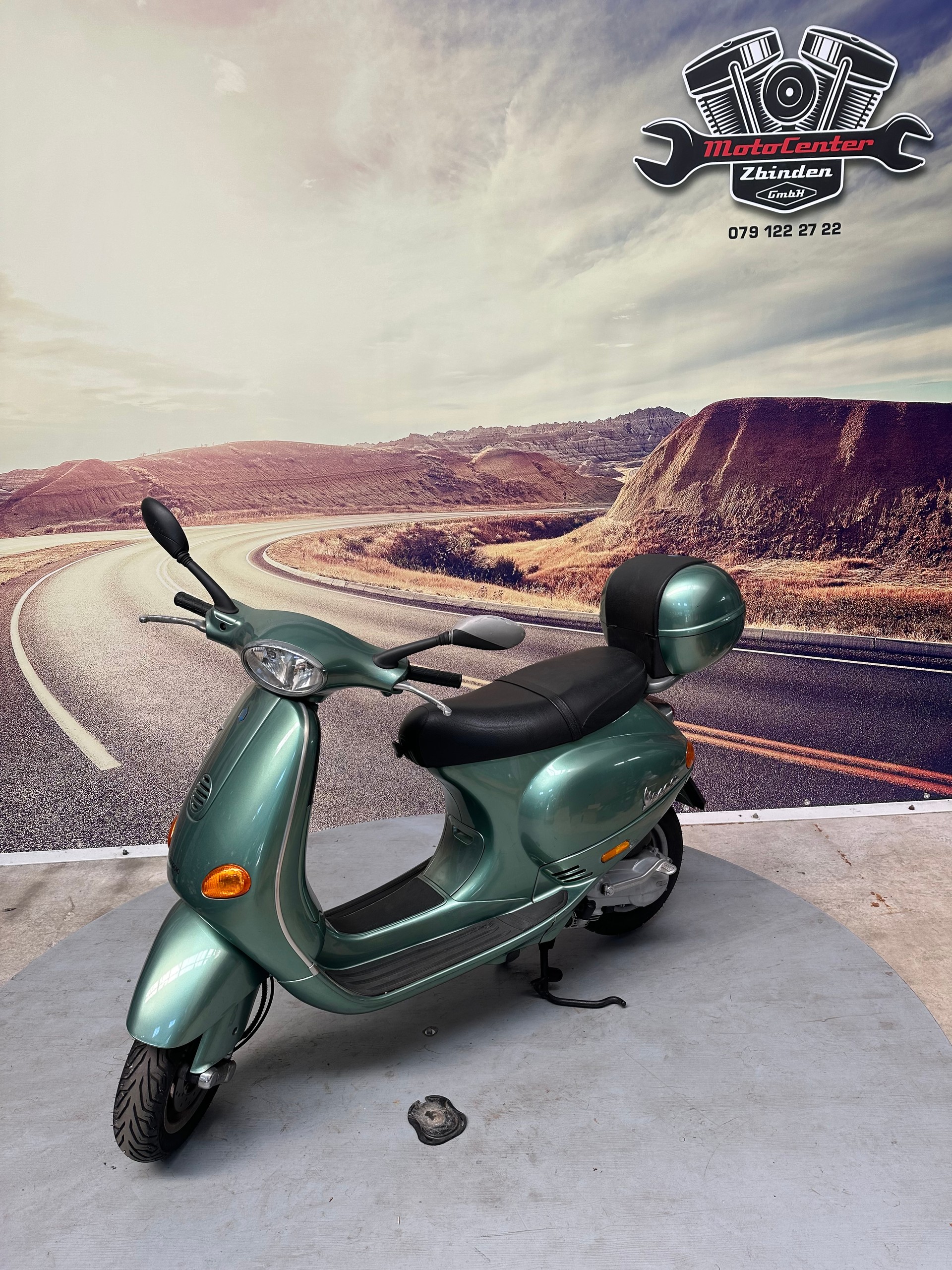 PIAGGIO Vespa 125 ET4 -99-showroom-element-3
