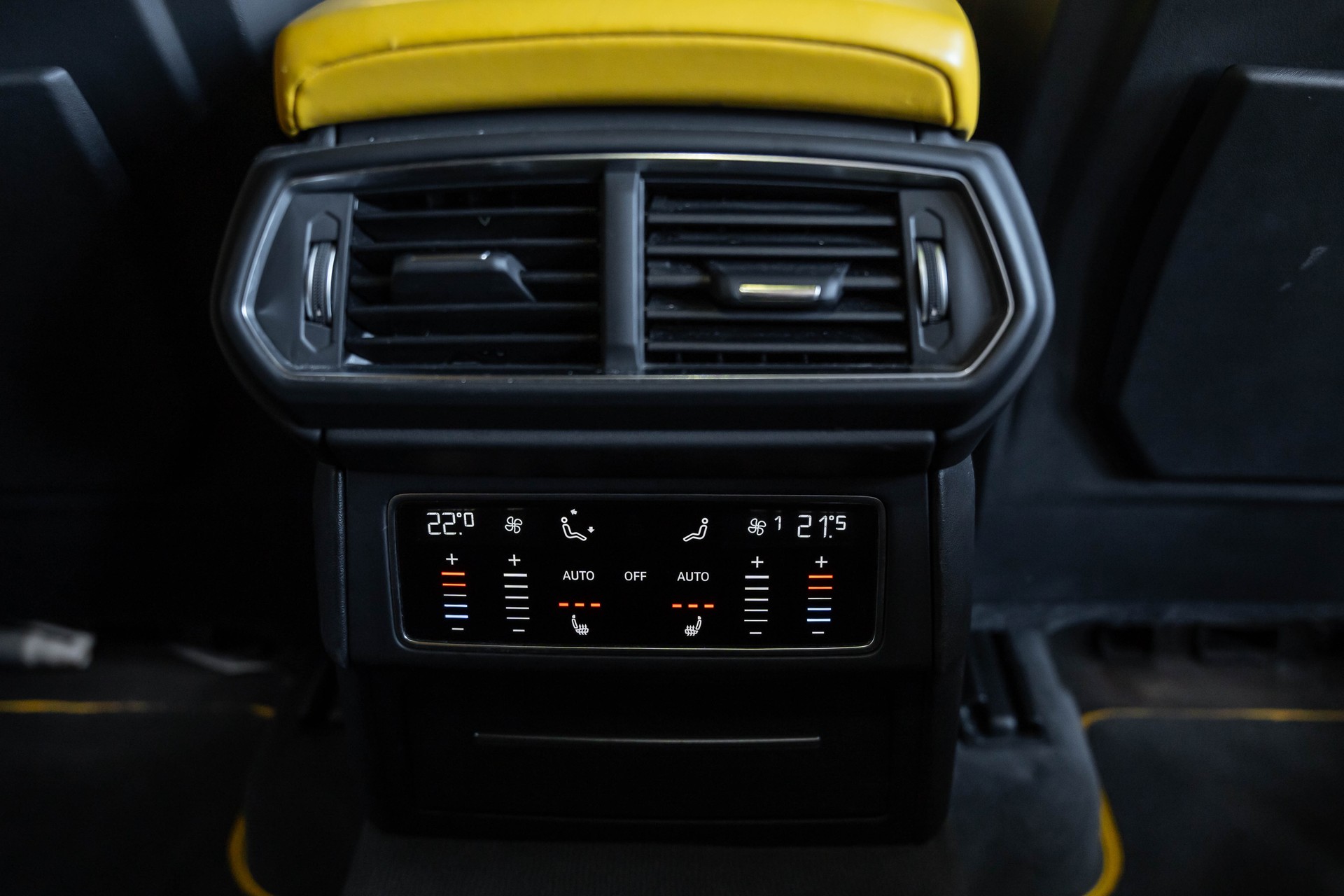 LAMBORGHINI Urus E-Gear-image-33