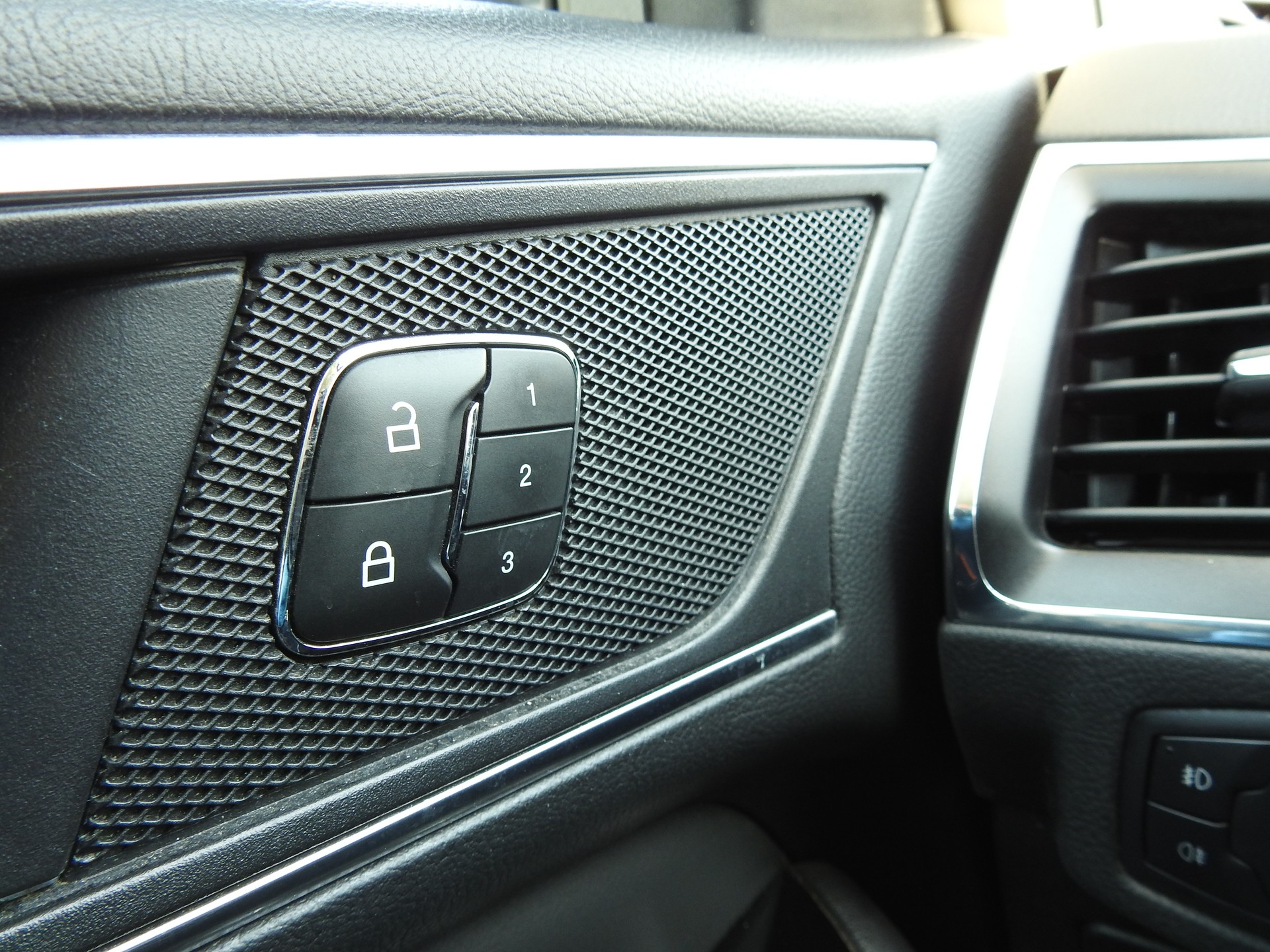 FORD Galaxy 2.0 TDCi Titanium AWD Automatic-image-25