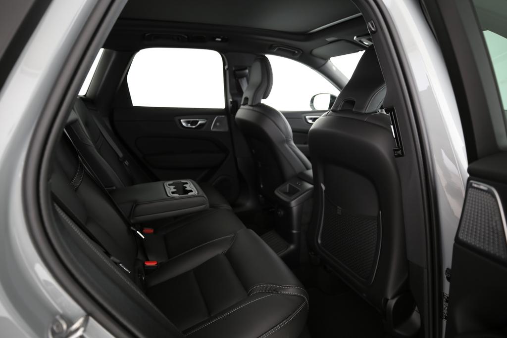 VOLVO XC60 2.0 T8 TE Black Edition eAWD-image-5