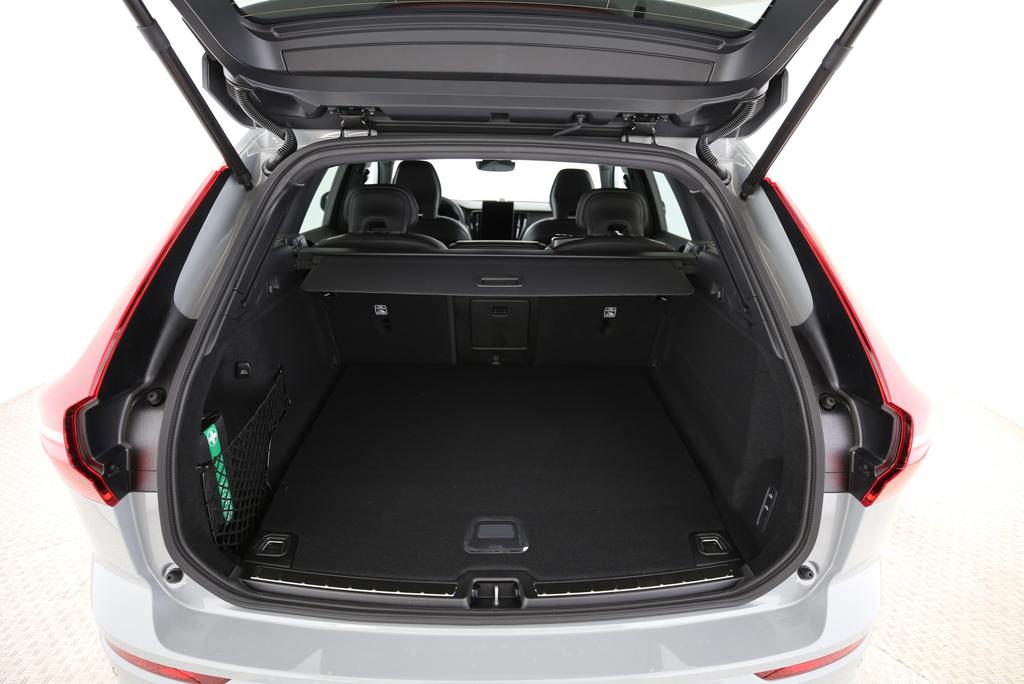 VOLVO XC60 2.0 T8 TE Black Edition eAWD-image-10