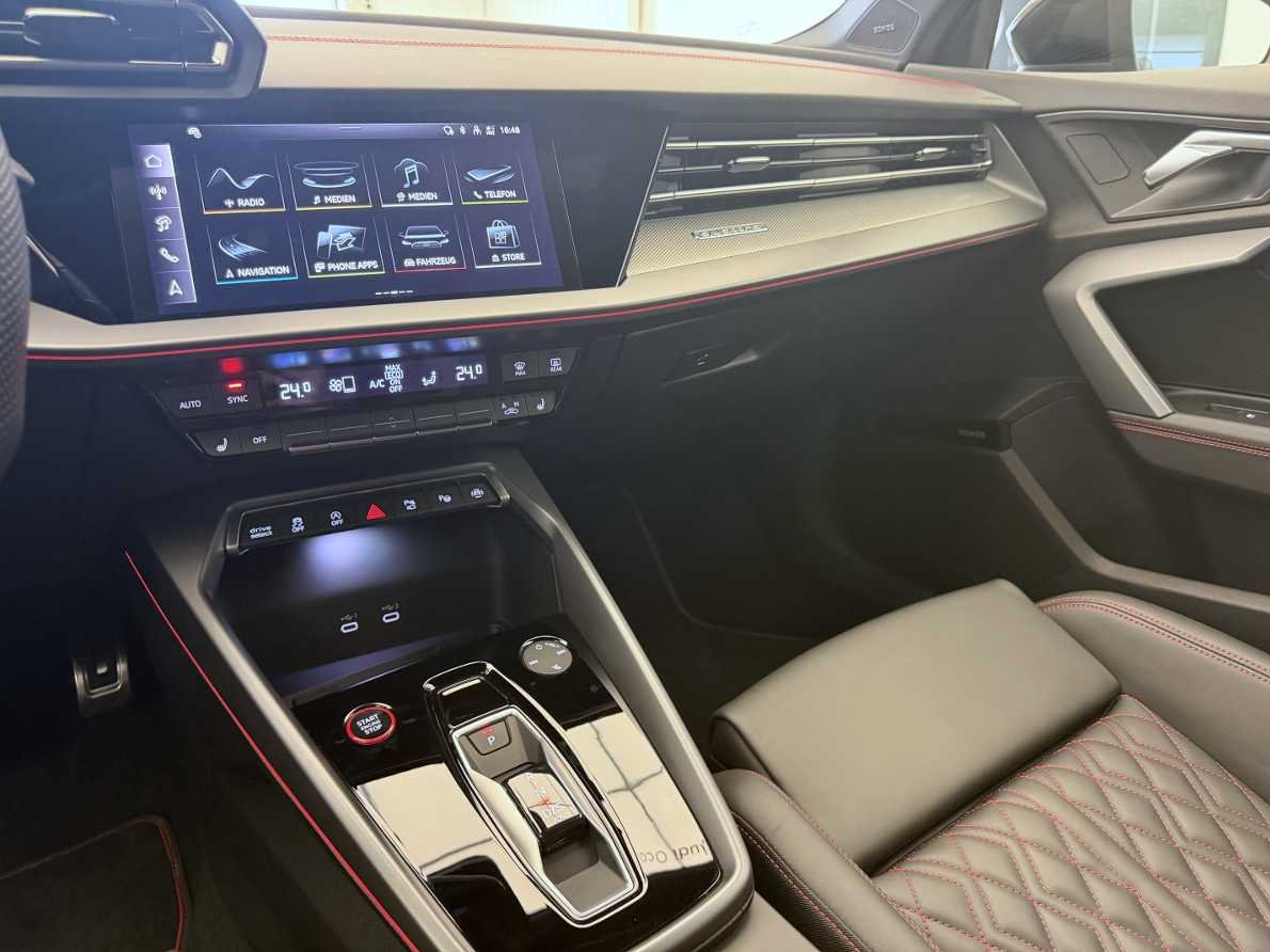 AUDI S3 Sportback TFSI quattro S-tronic-image-18