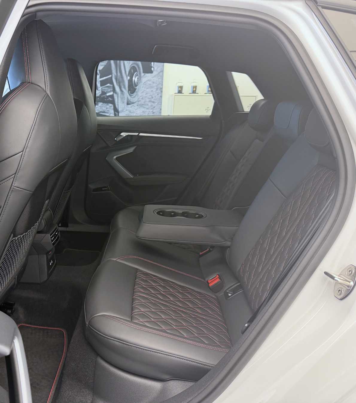 AUDI S3 Sportback TFSI quattro S-tronic-image-21