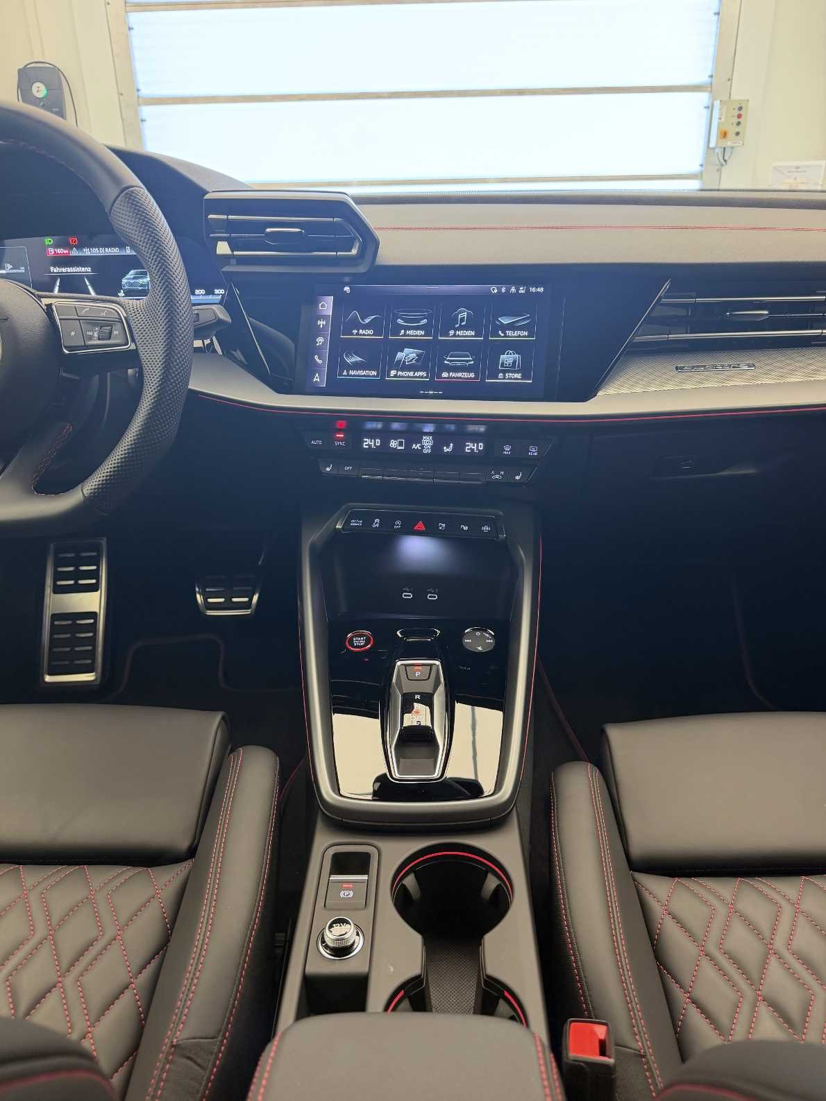 AUDI S3 Sportback TFSI quattro S-tronic-image-11